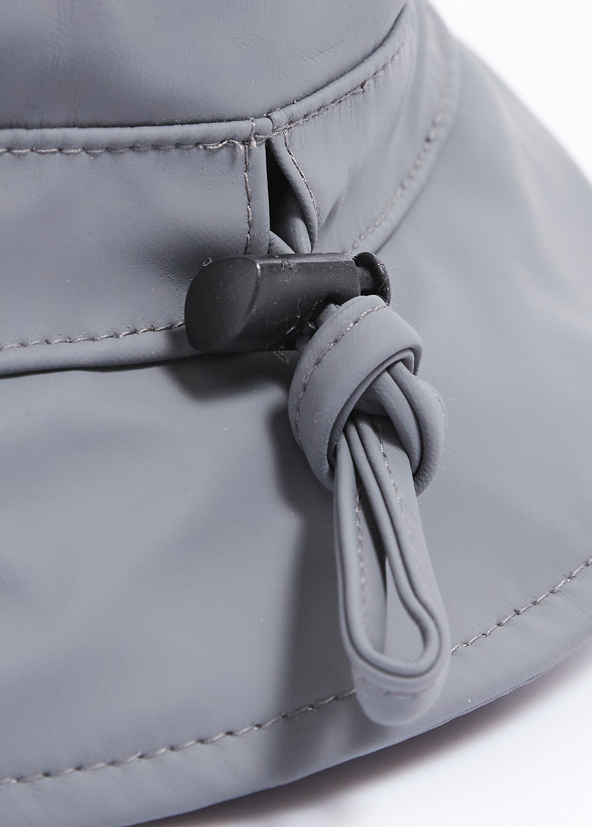 Fleece-lined_rain_hat_Light_gray_DE1_slim