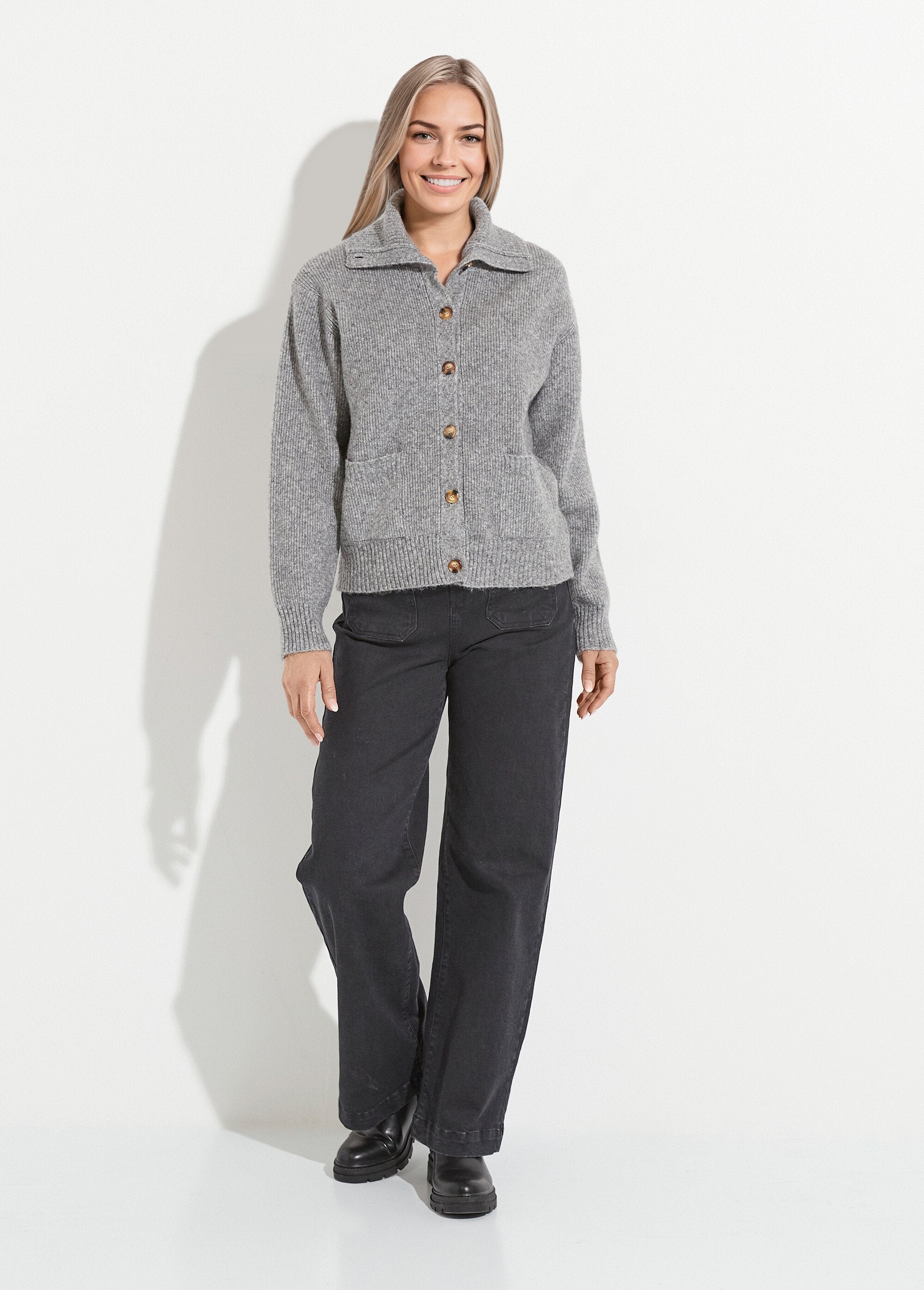 Warm_ribbed_button-down_cardigan_with_wool_and_recycled_fibers_Heather_gray_SF1_slim