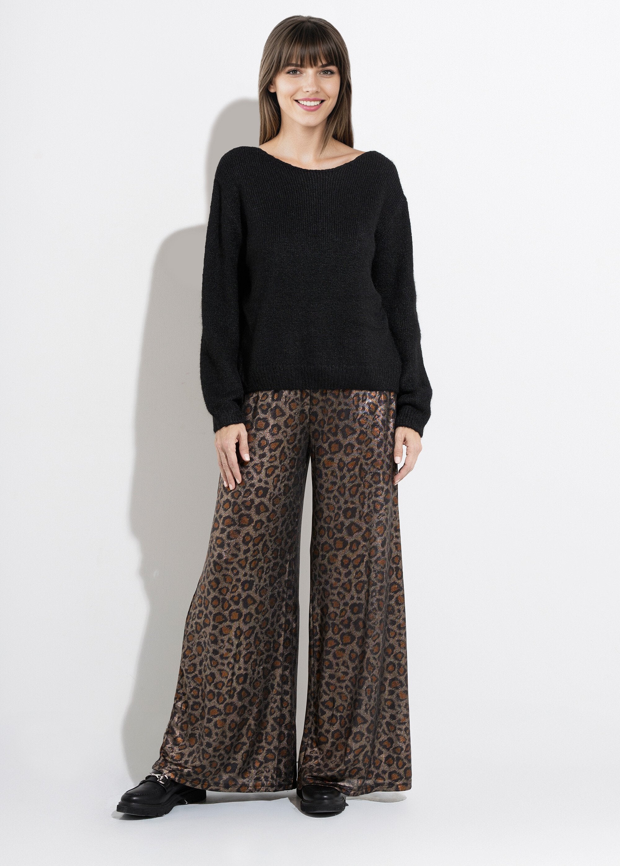 Warm_sweater_with_a_V-neck_and_small_bows_Black_SF1_slim