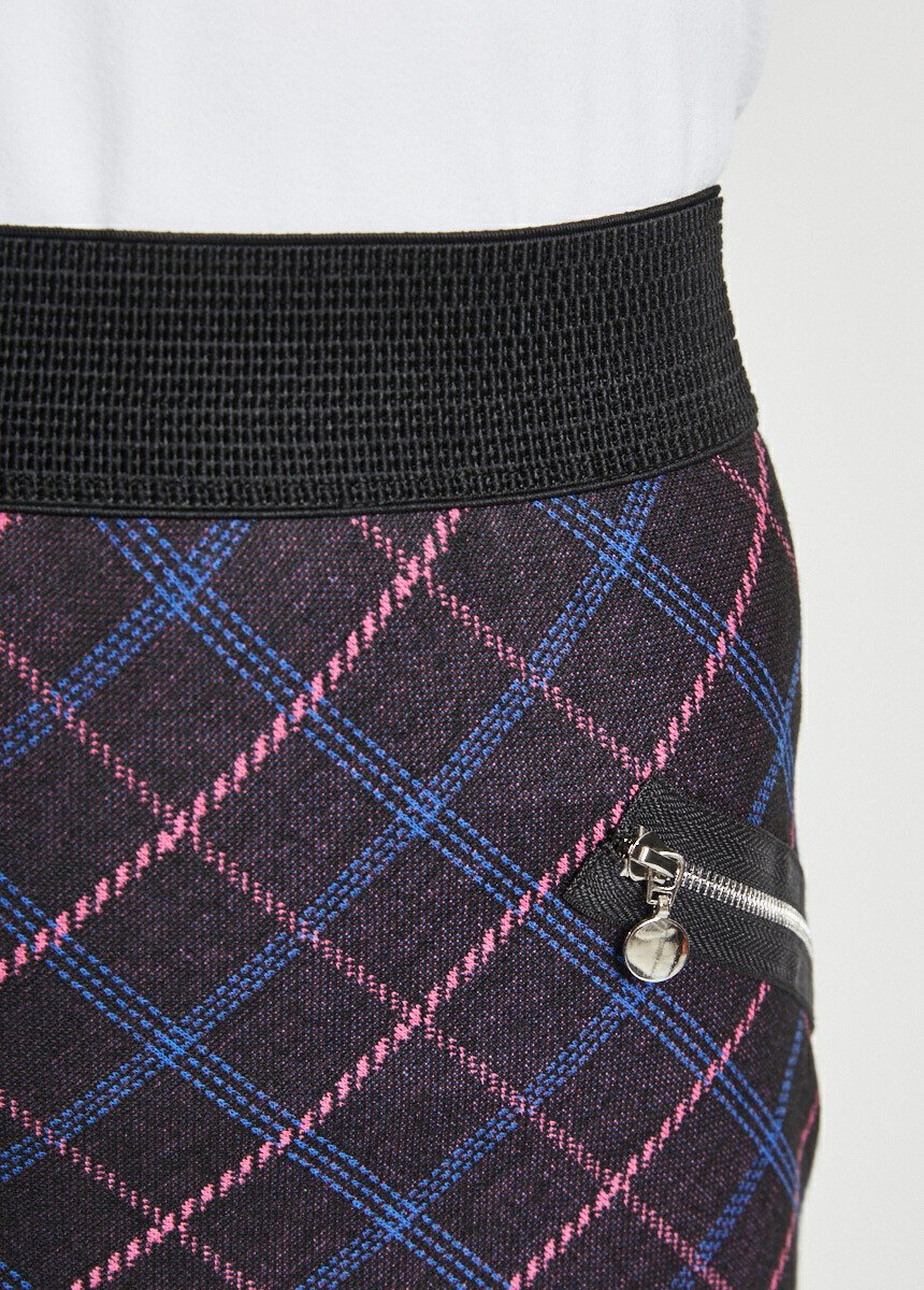 Straight_skirt_in_plain_or_jacquard_knit_Tiles_DE1_slim