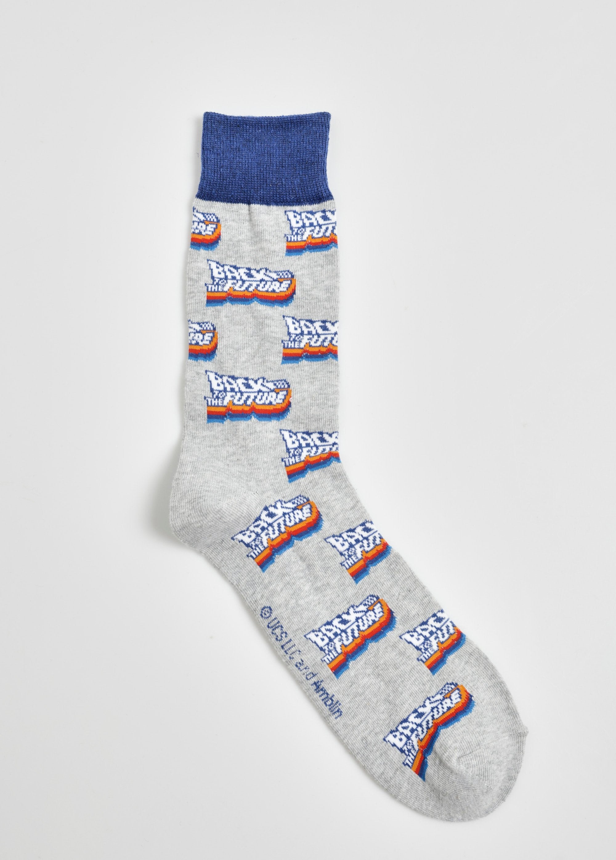 Pair_of_Back_to_the_Future_socks_Gray_DE1_slim