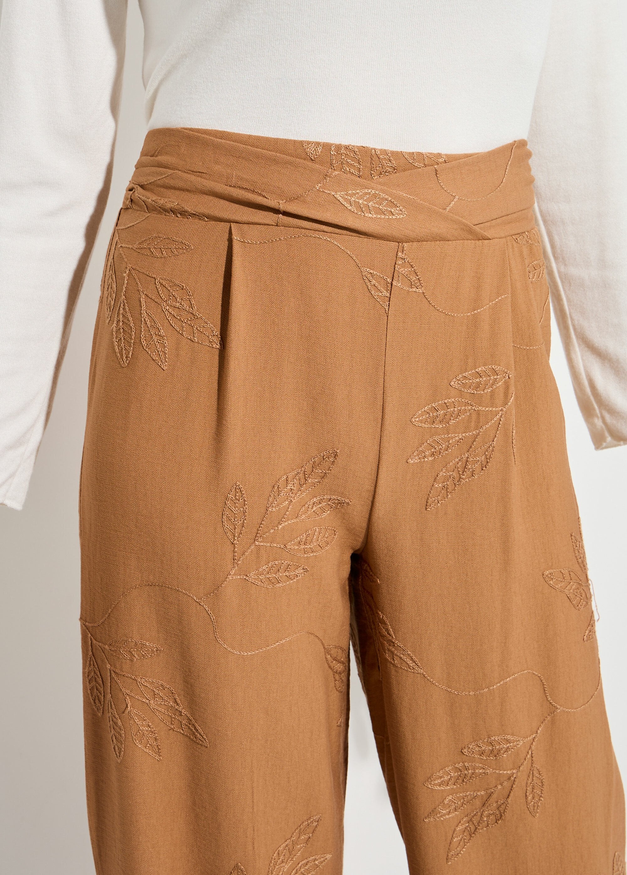 Wide-leg_elasticated_trousers_with_foliage_embroidery_camel_DE1_slim