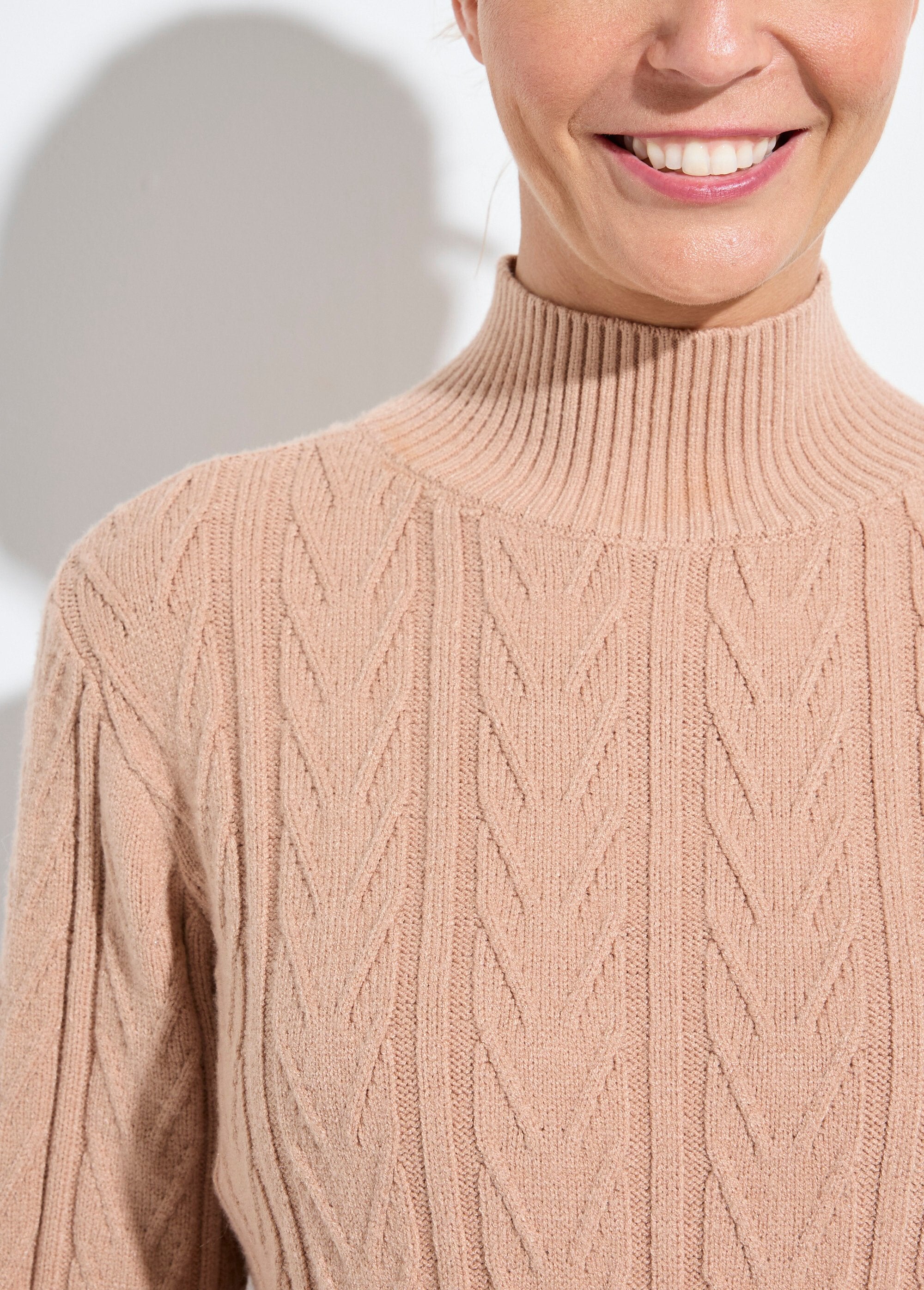 Warm_ribbed_and_twisted_high_neck_sweater_camel_DE1_slim