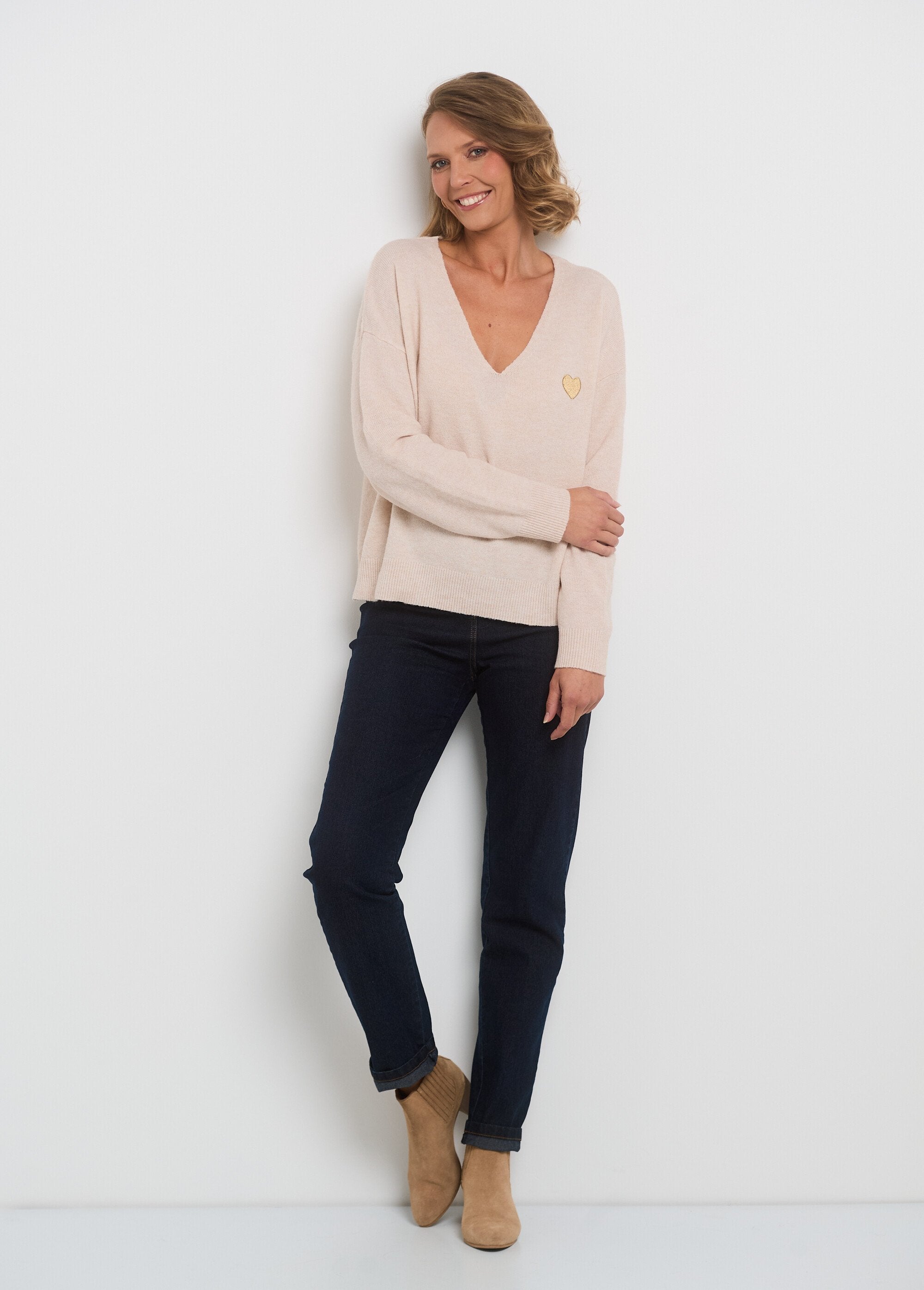 Long_sleeve_sweater_with_heart_embroidery_Beige_SF1_slim