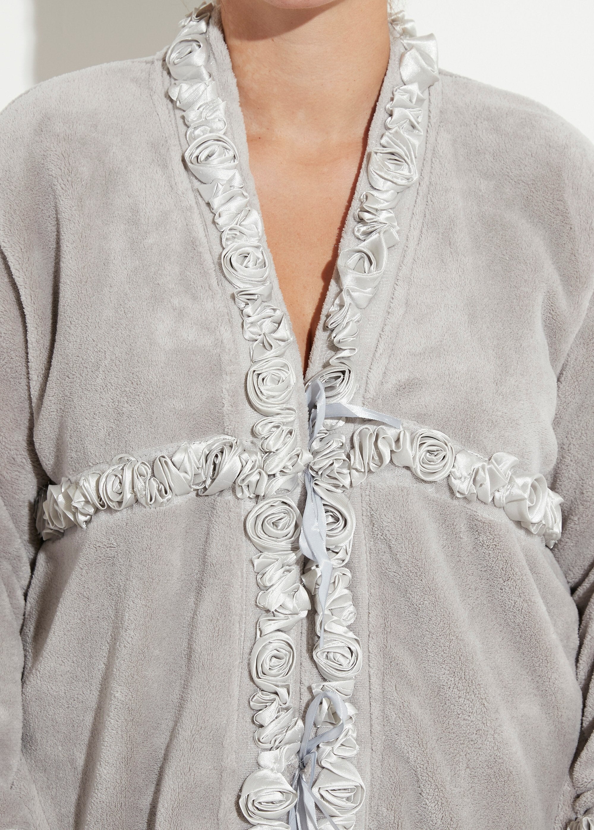Fleece_dressing_gown_with_pink_details_Gray_DE1_curvy