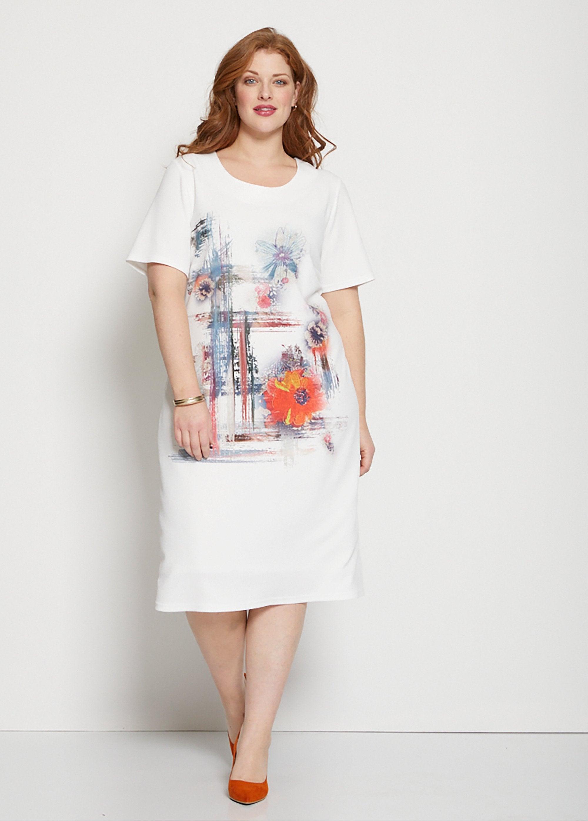 Straight_dress_in_waffle_knit_with_placed_pattern_Natural_background_FA1_curvy