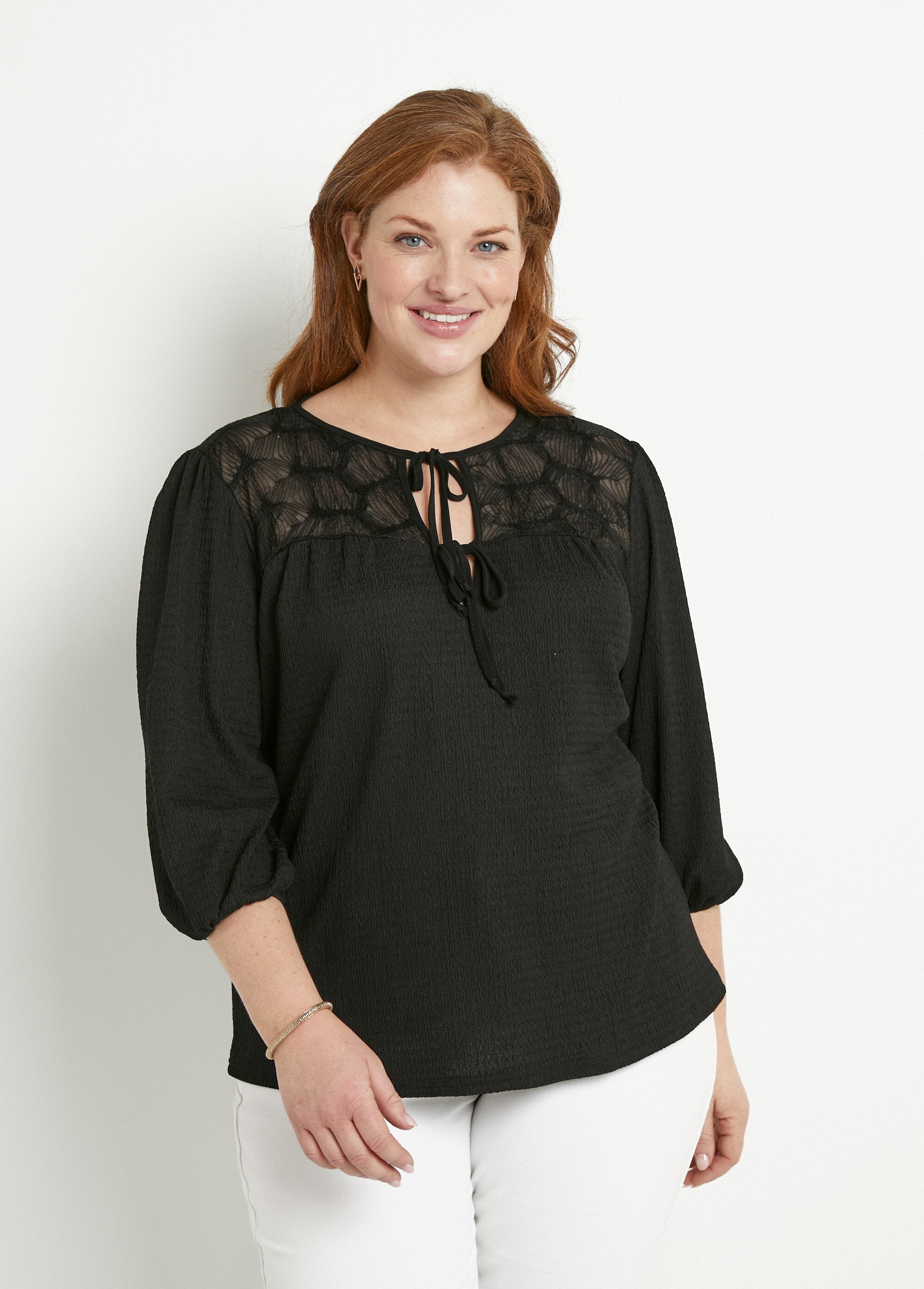 V-neck_t-shirt_with_3/4_voile_sleeves_Black_FA1_curvy