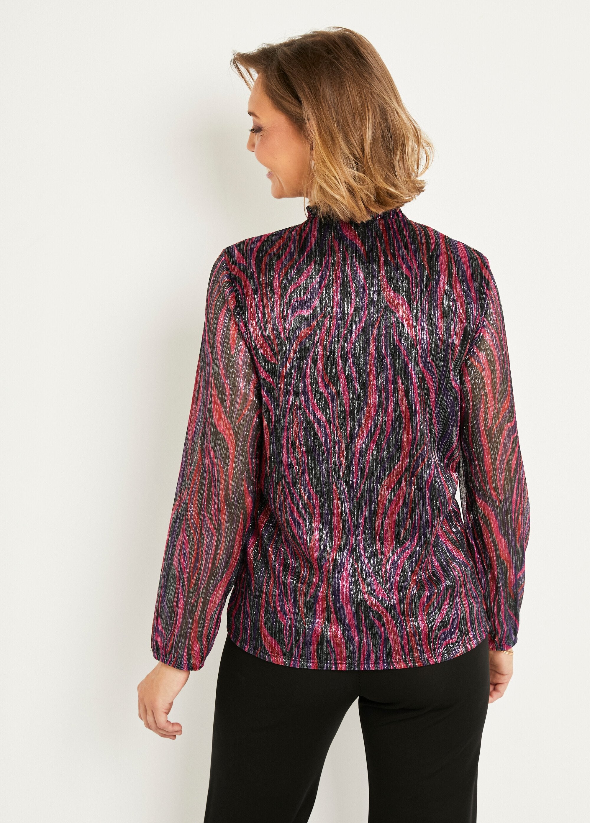 Graphic-print_pleated_mesh_T-shirt_Black_and_pink_DO1_slim