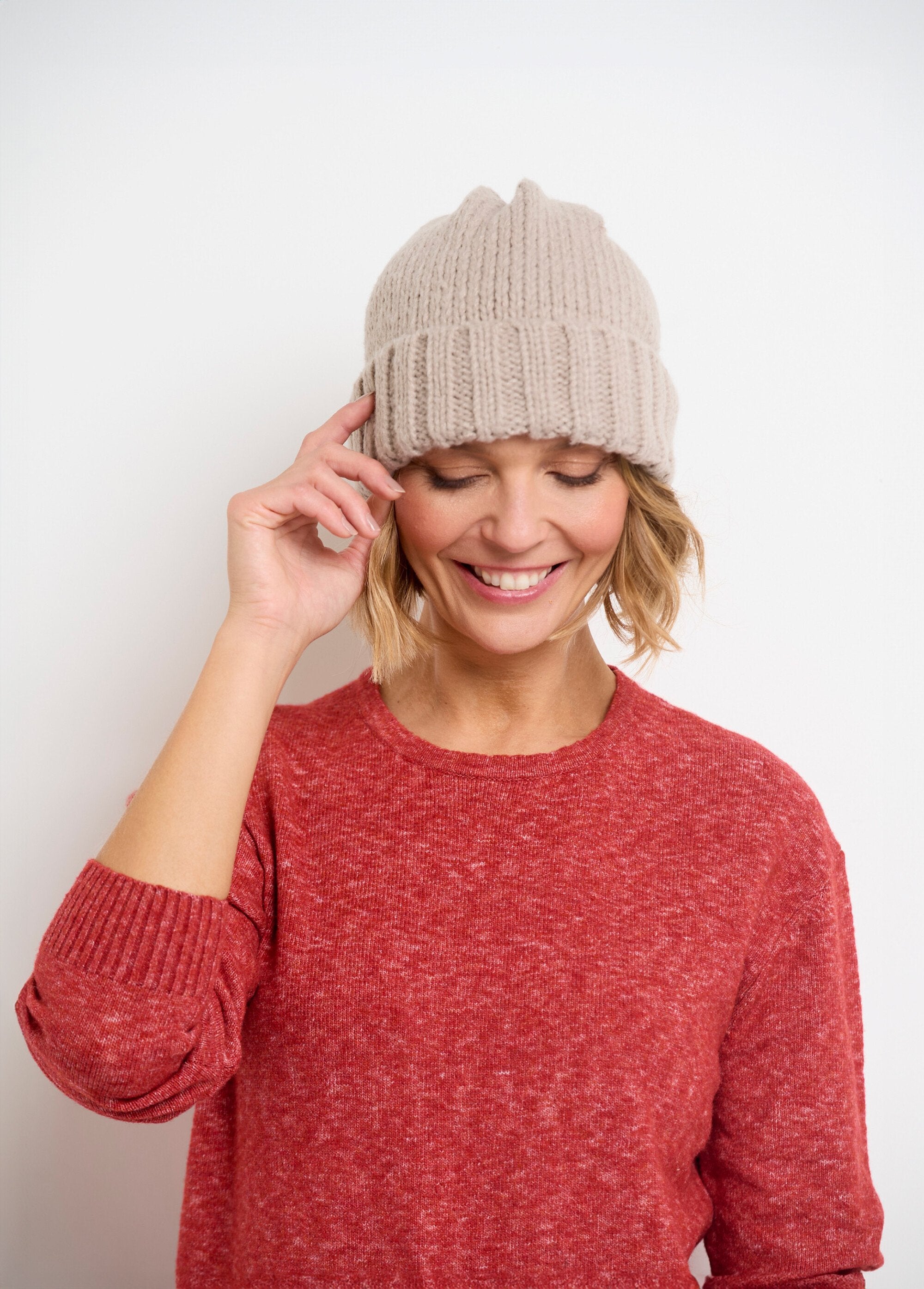 Thick_knit_hat_with_cuff_Mole_FA1_slim