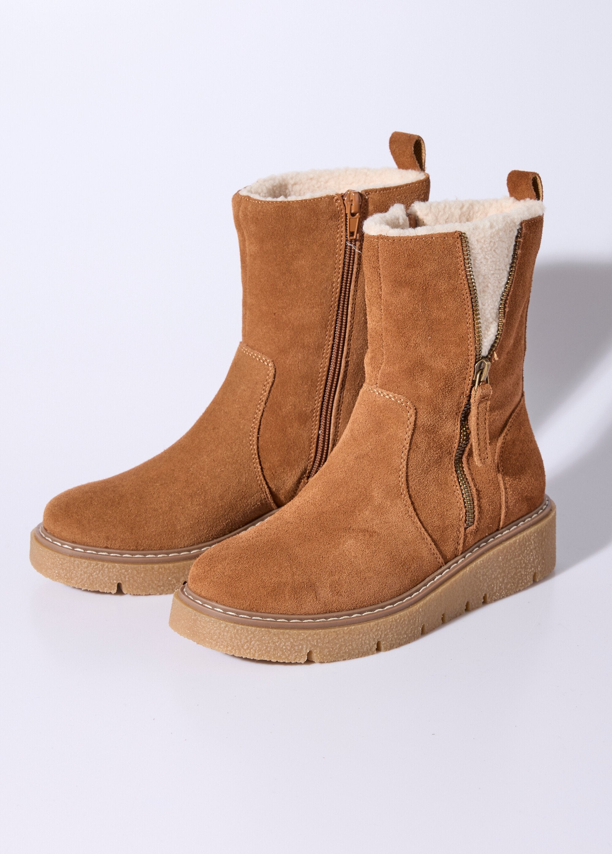 Boots_montantes_cuir,_détails_fourrure_Camel_DE1_slim