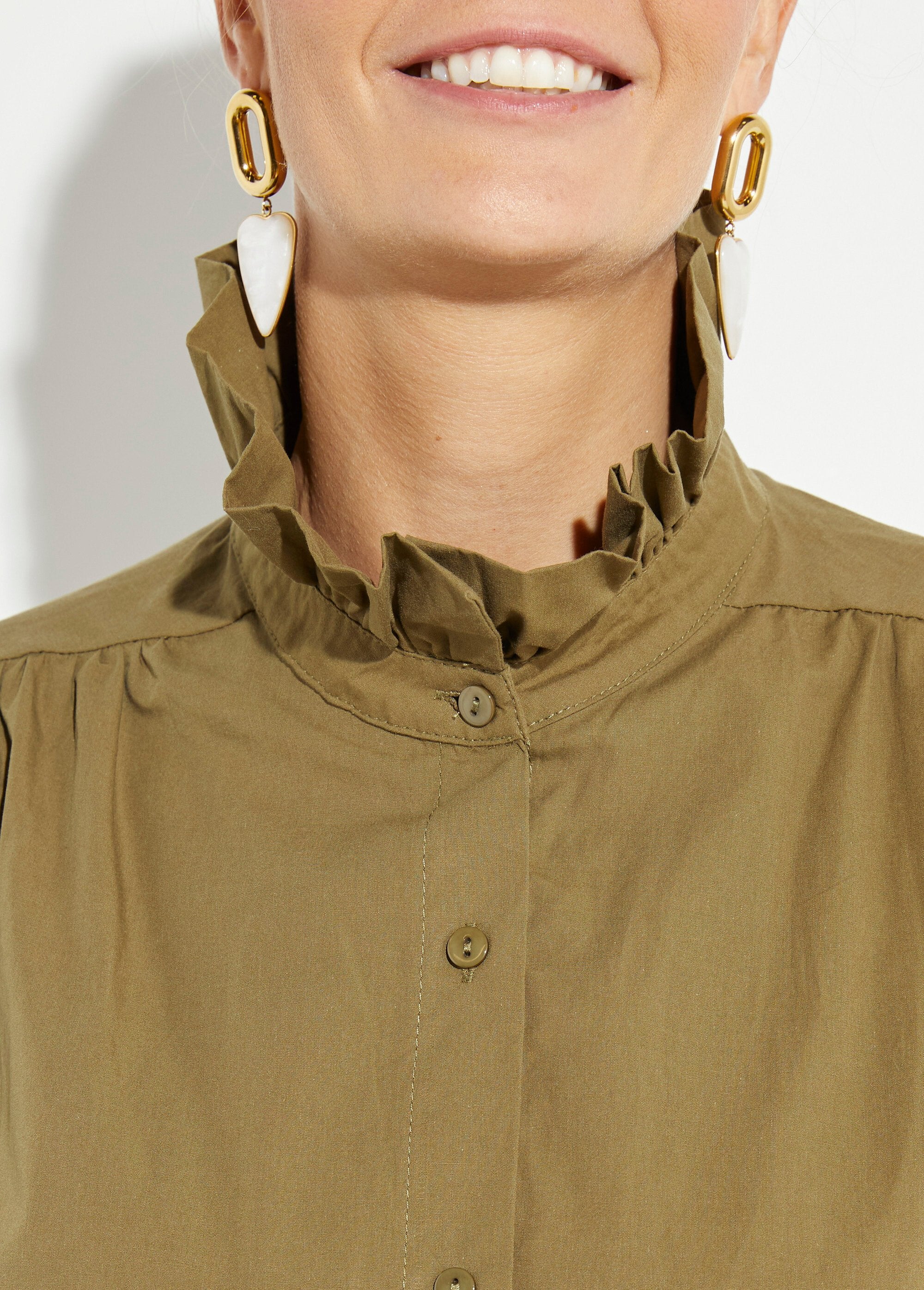 Blouse_with_a_pleated_high_collar_Khaki_DE1_slim