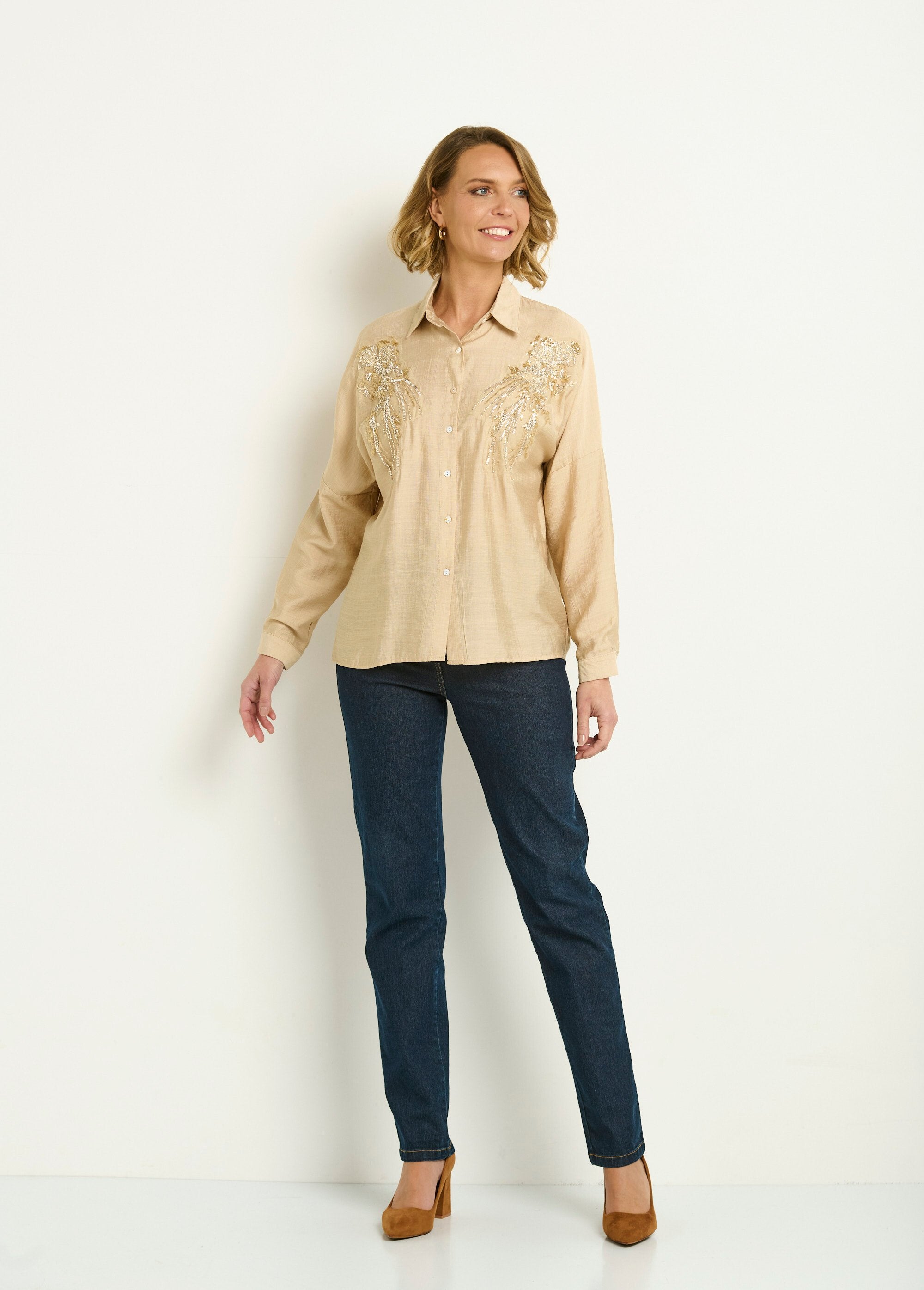 Chemisier_broderies_perles_et_sequins_Beige_SF1_slim