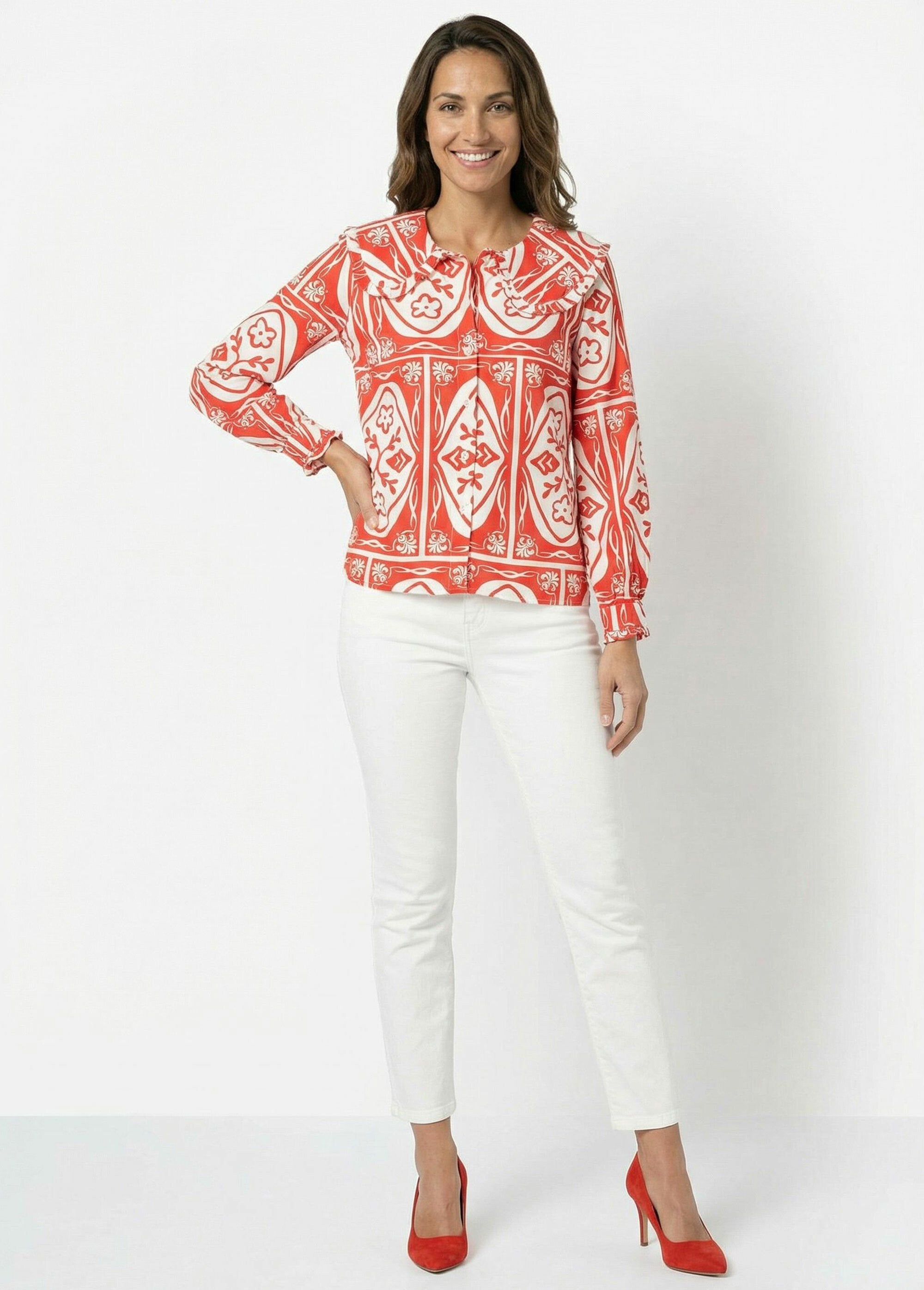 Peter_Pan_collar_blouse,_fancy_pattern_Red_prints_SF1_slim