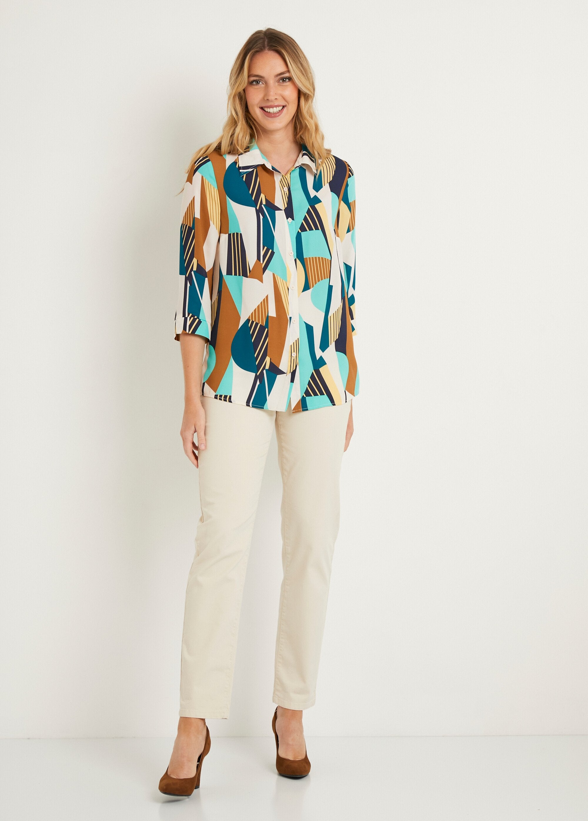 Long_straight_blouse_with_graphic_print_Ecru_and_green_SF1_slim