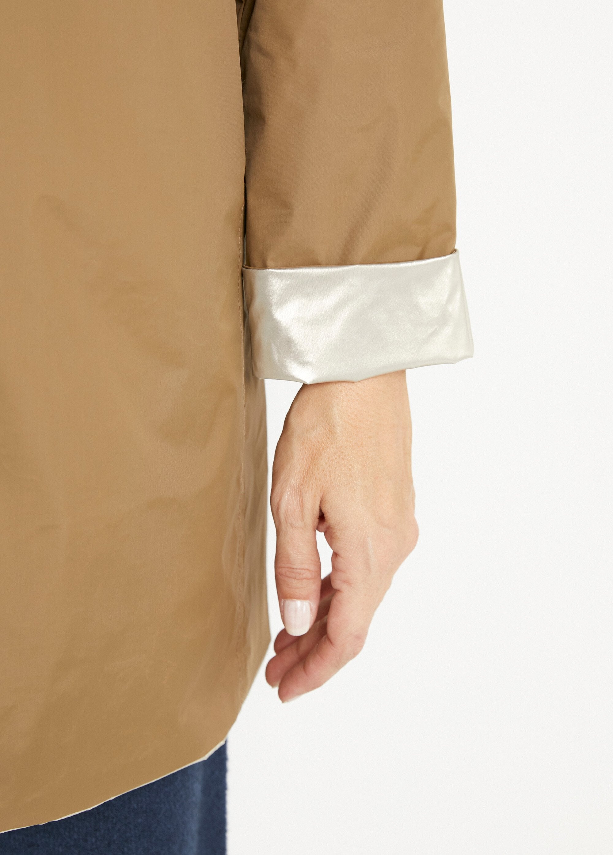 Reversible_water-repellent_windbreaker_with_zip_camel_DE3_slim