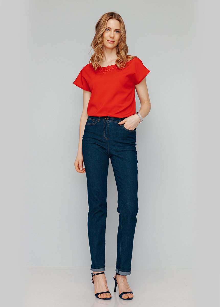 Long_short-sleeved_top_with_round_neck_embroidery_Carmine_SF1_slim