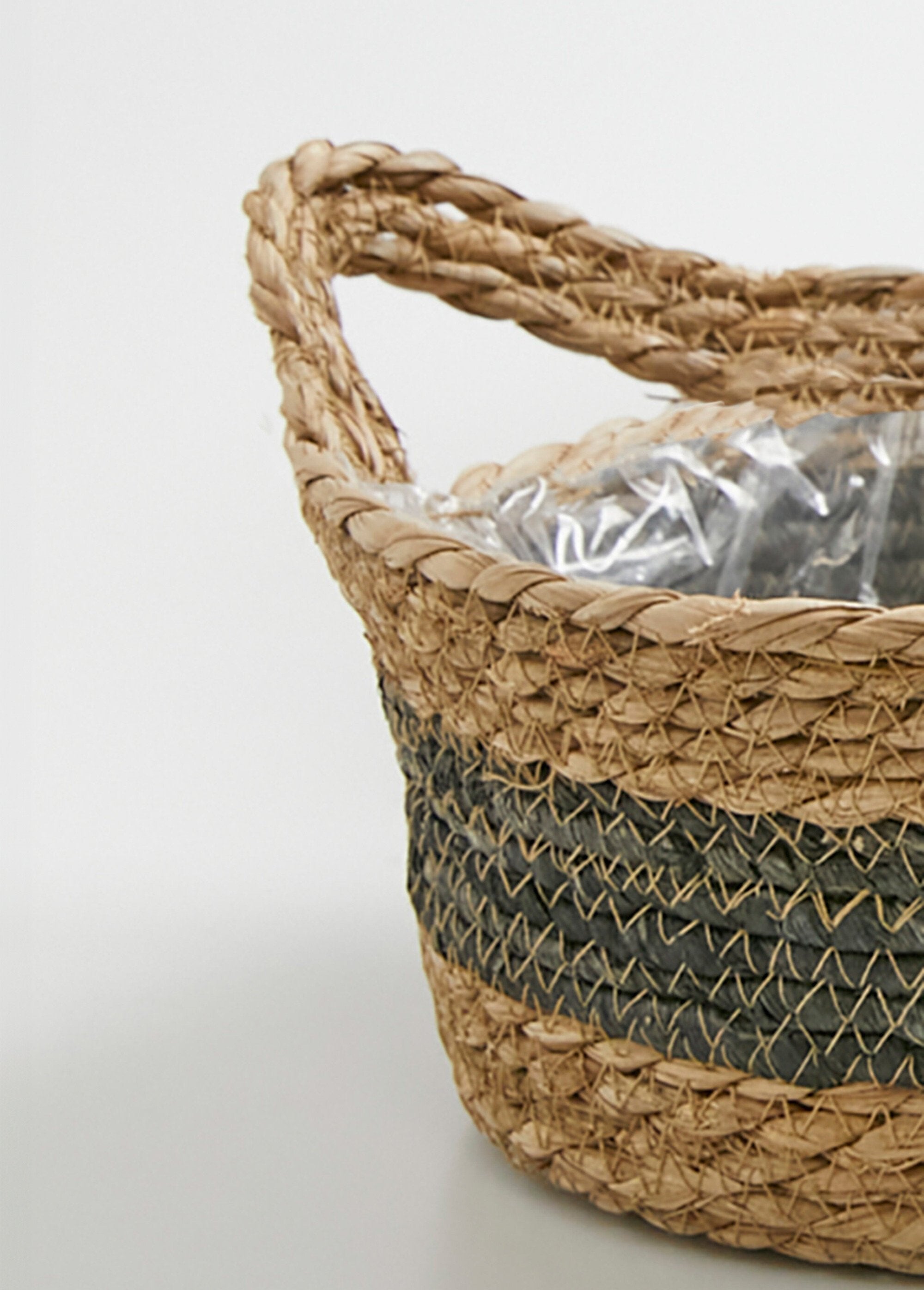 Striped_wicker_basket_with_plastic_interior_Natural_DE1_slim