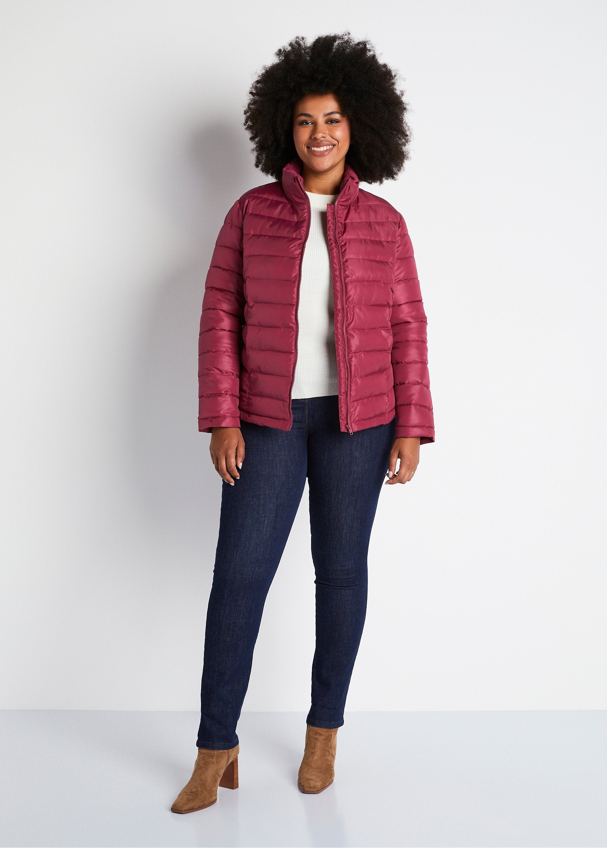 Short_zipped_down_jacket_with_long_sleeves_Plum_SF1_curvy