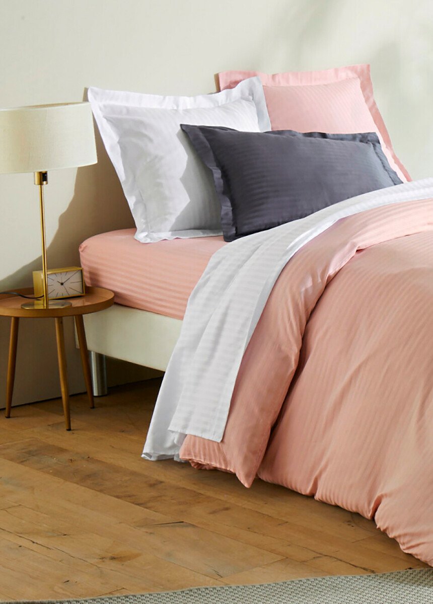 Striped_jacquard_satin_fitted_sheet_Rose_the_FA1_slim