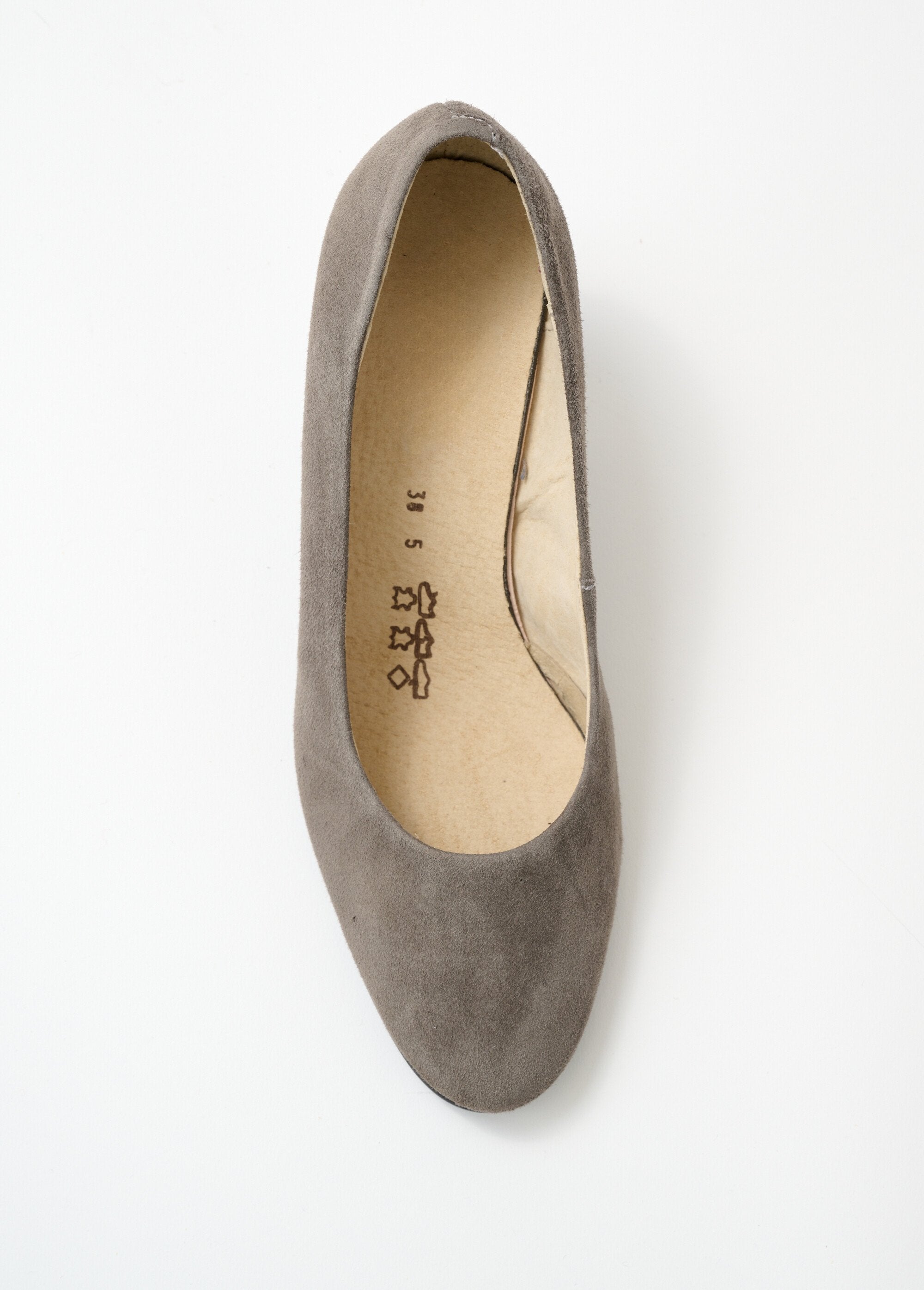 Comfortable_wide_leather_pump_with_round_toe_Gray_OV1_slim