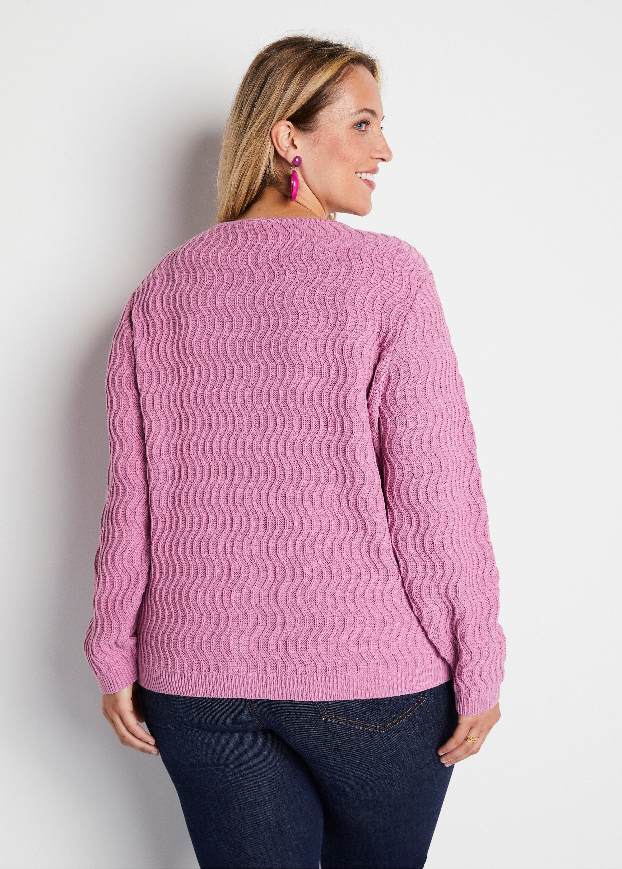 Short_fancy_knit_buttoned_cardigan_Old_pink_DO1_curvy