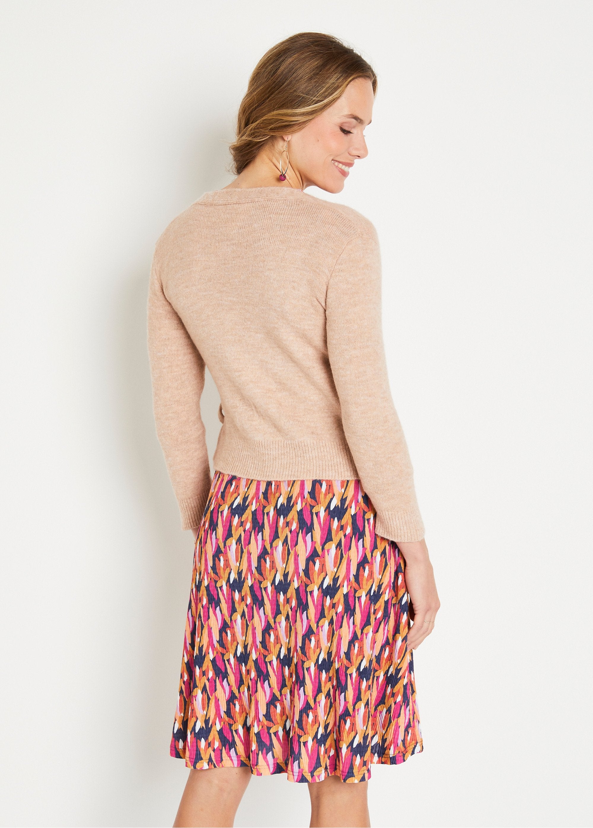 Short_wrap-around_cardigan,_mossy_knit_Beige_DO1_slim