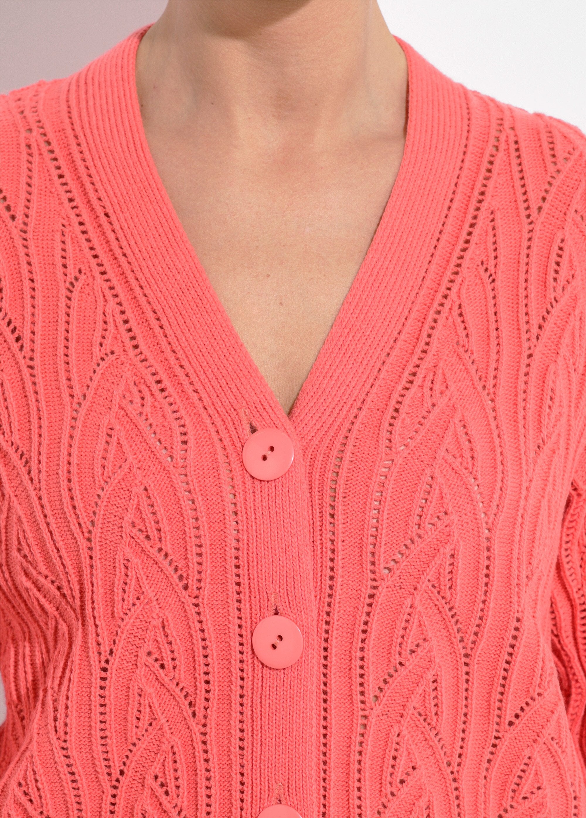 Short_buttoned_openwork_cardigan_Coral_DE1_slim