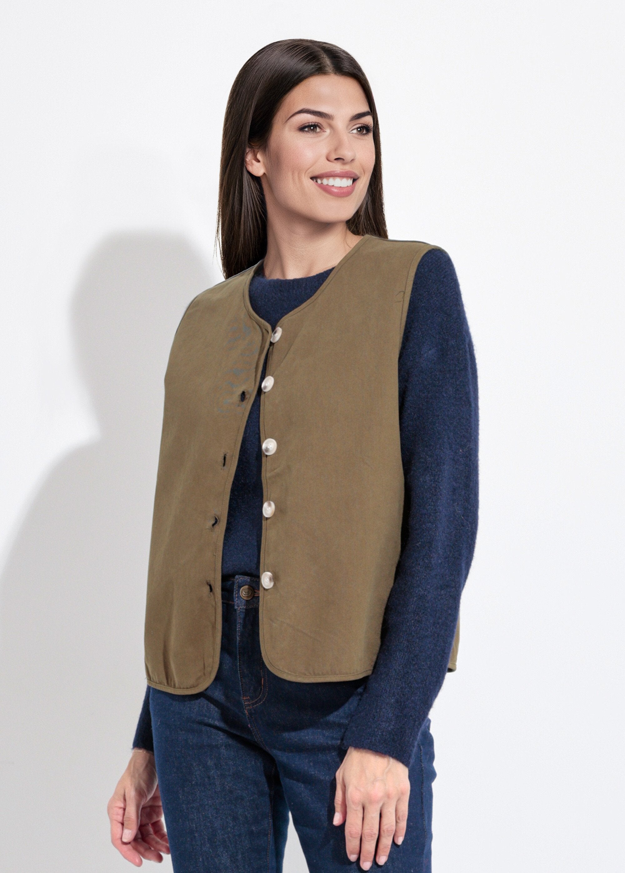 Sleeveless_round-neck_twill_vest_Kaki_FA1_slim