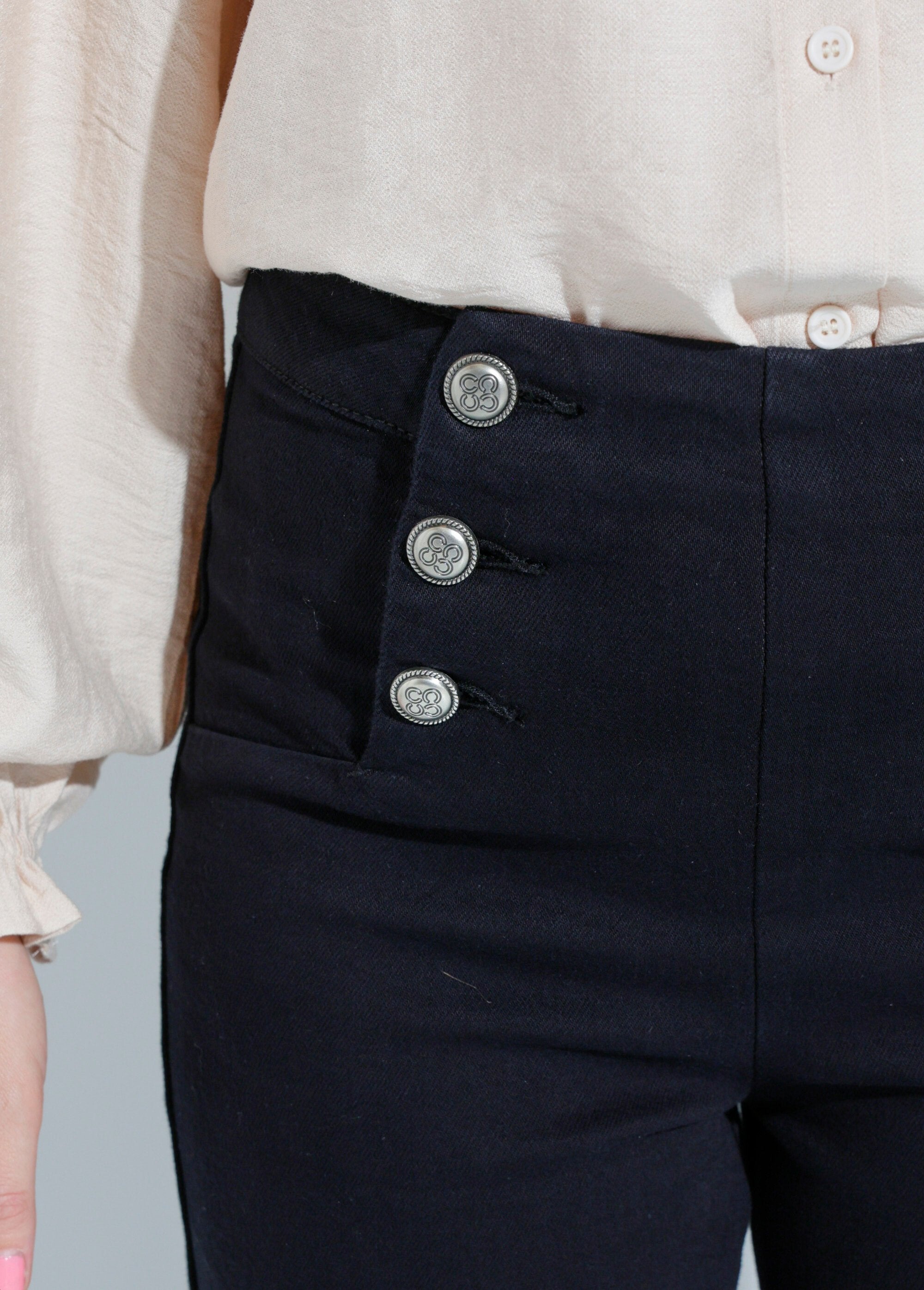 Jeans_with_metal_buttons,_special_PETITE_Black_DE1_slim