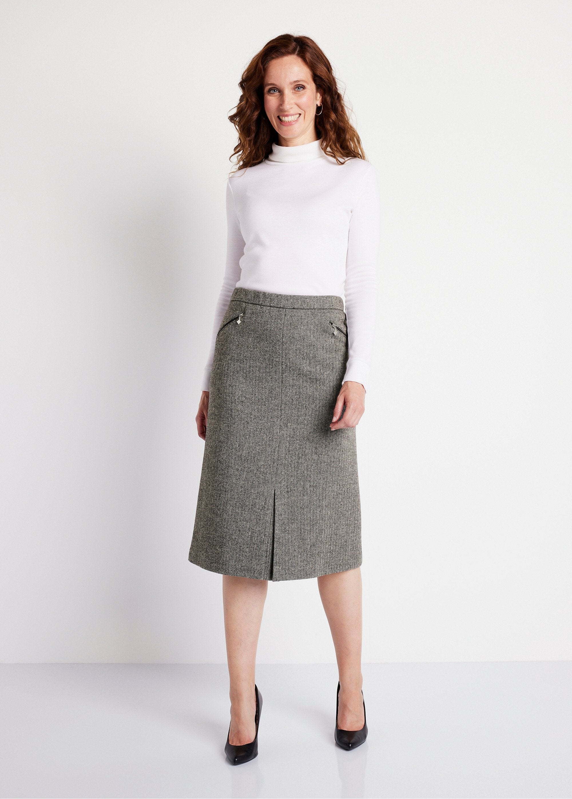 Herringbone_or_heather_skirt_length_70_cm_with_wool_Gray_chevrons_SF1_slim