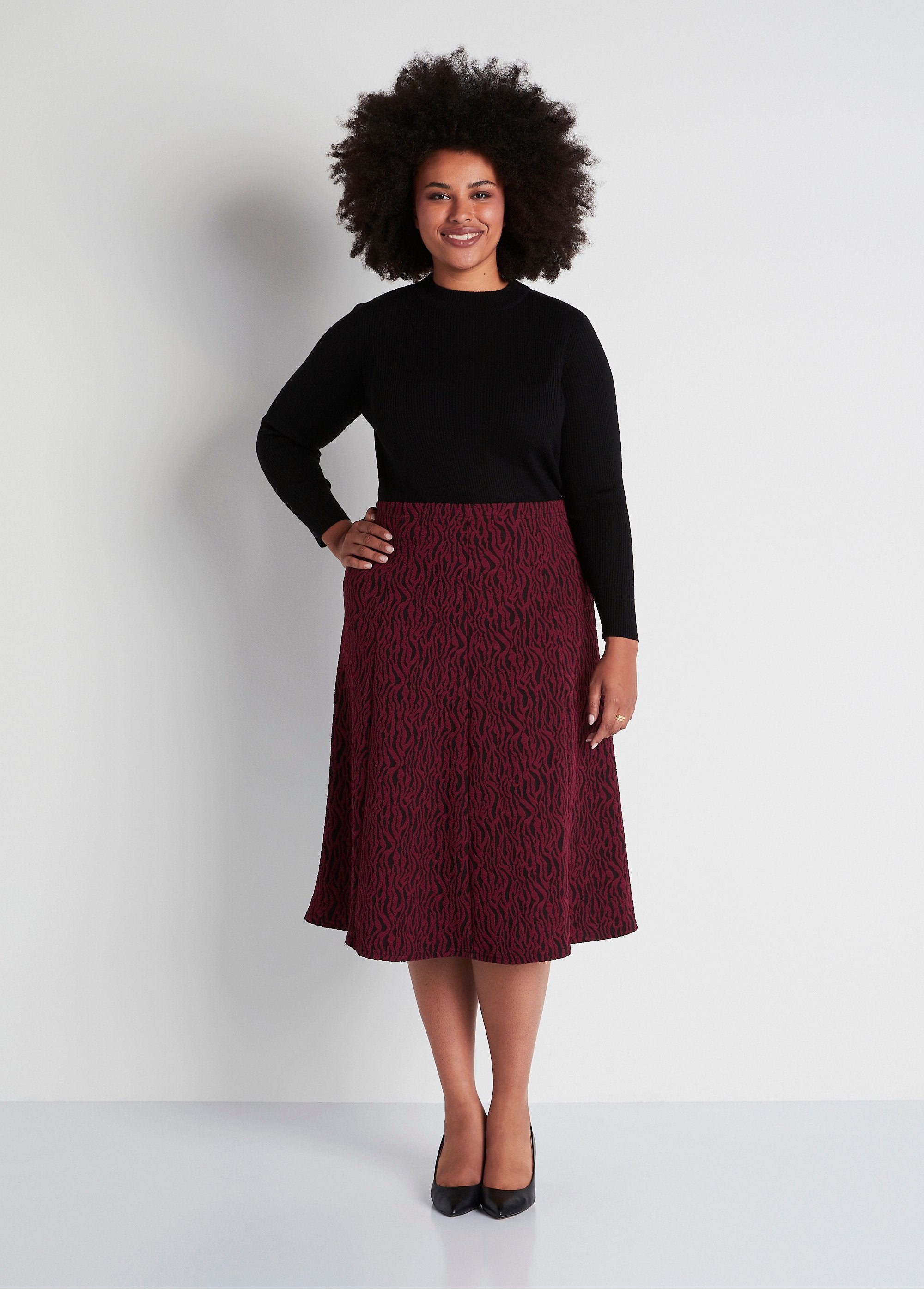 Long_flared_jacquard_knit_skirt_Burgundy_zebra_SF1_curvy