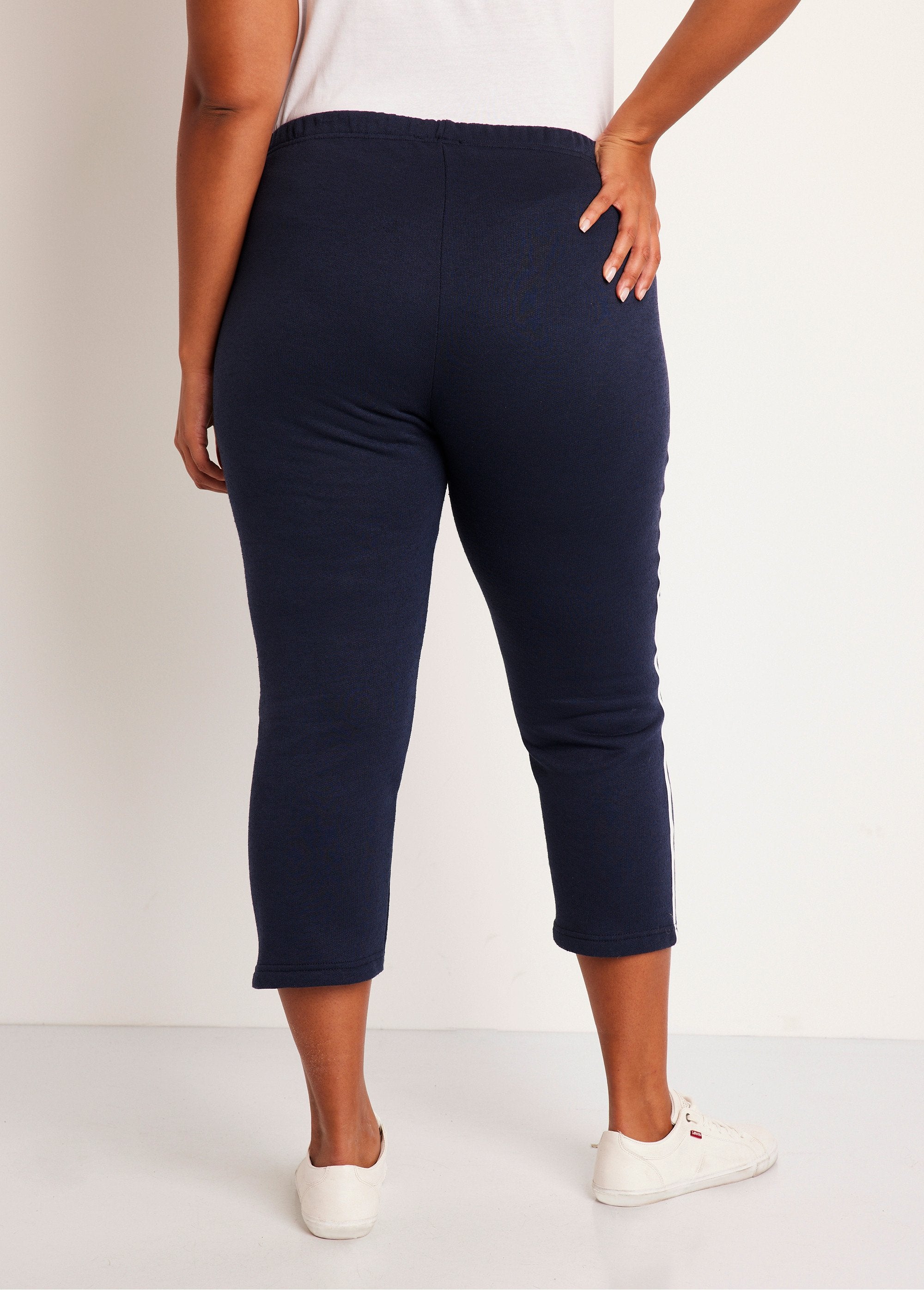 Cropped_lounge_pants_with_side_stripes_Marine_DO1_curvy