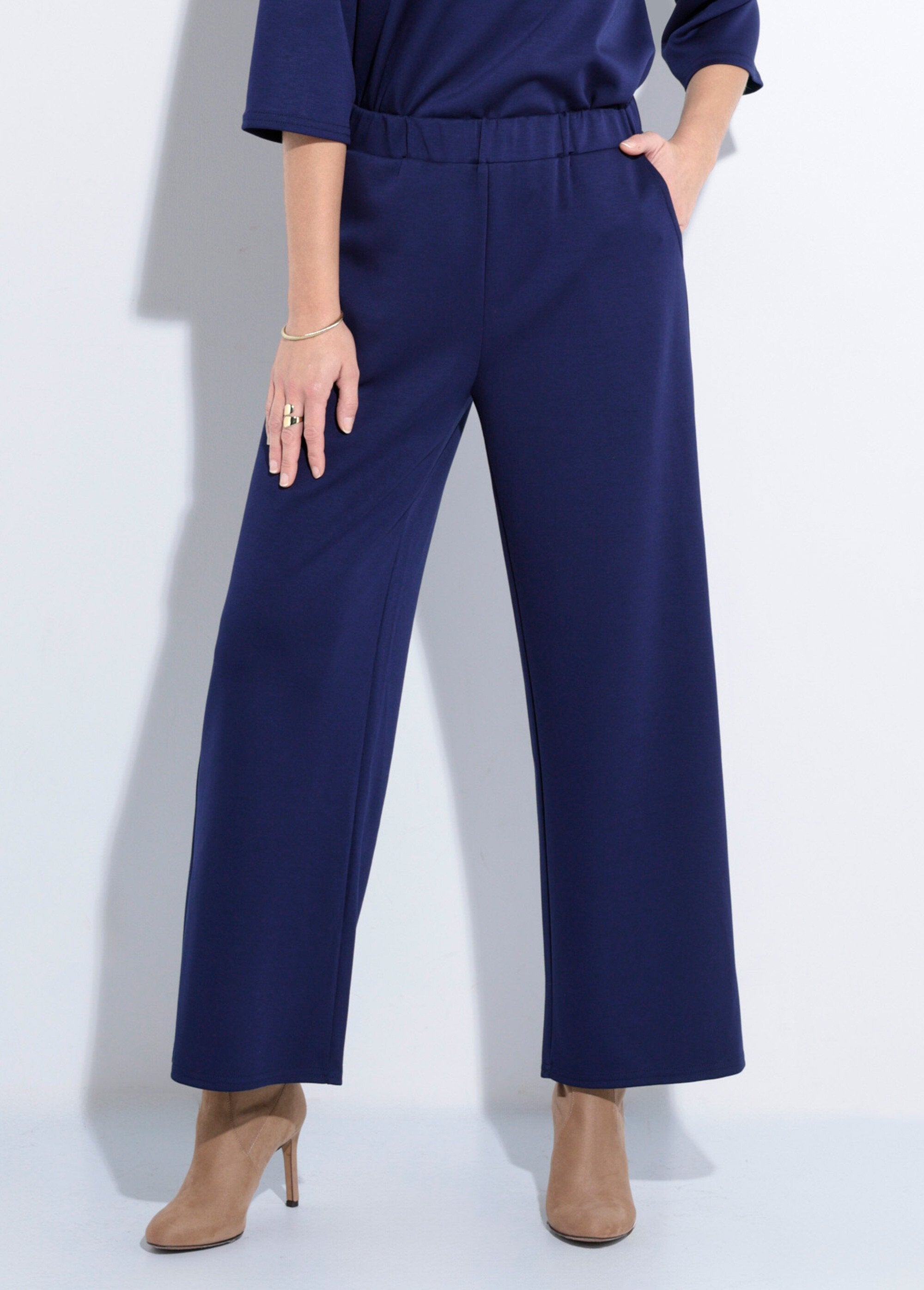 Comfort_fit_trousers_with_soft_knit_Marine_FA1_slim