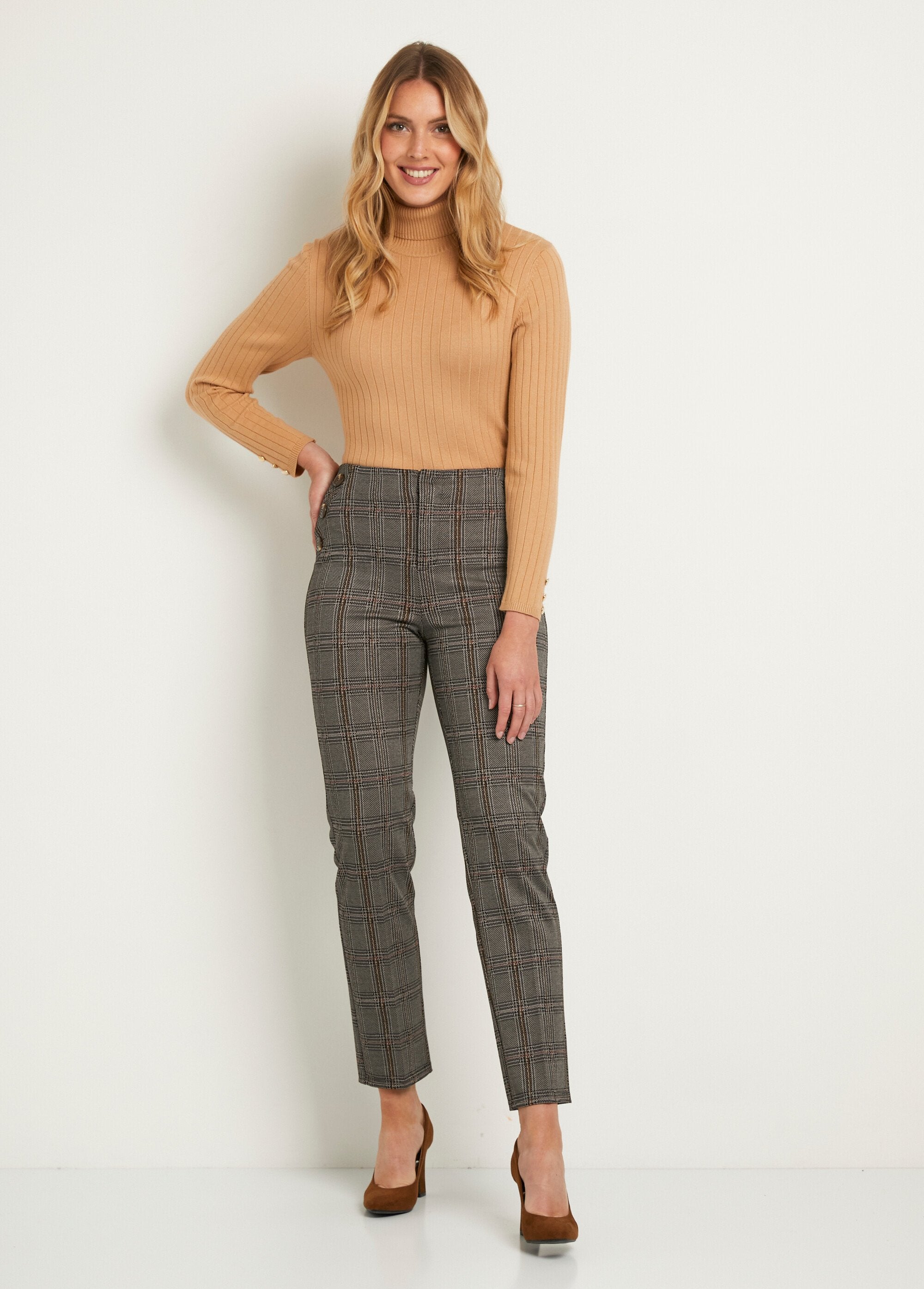 Straight-leg_pants,_normal_waist,_plain_knit_or_checked_Tiles_SF1_slim