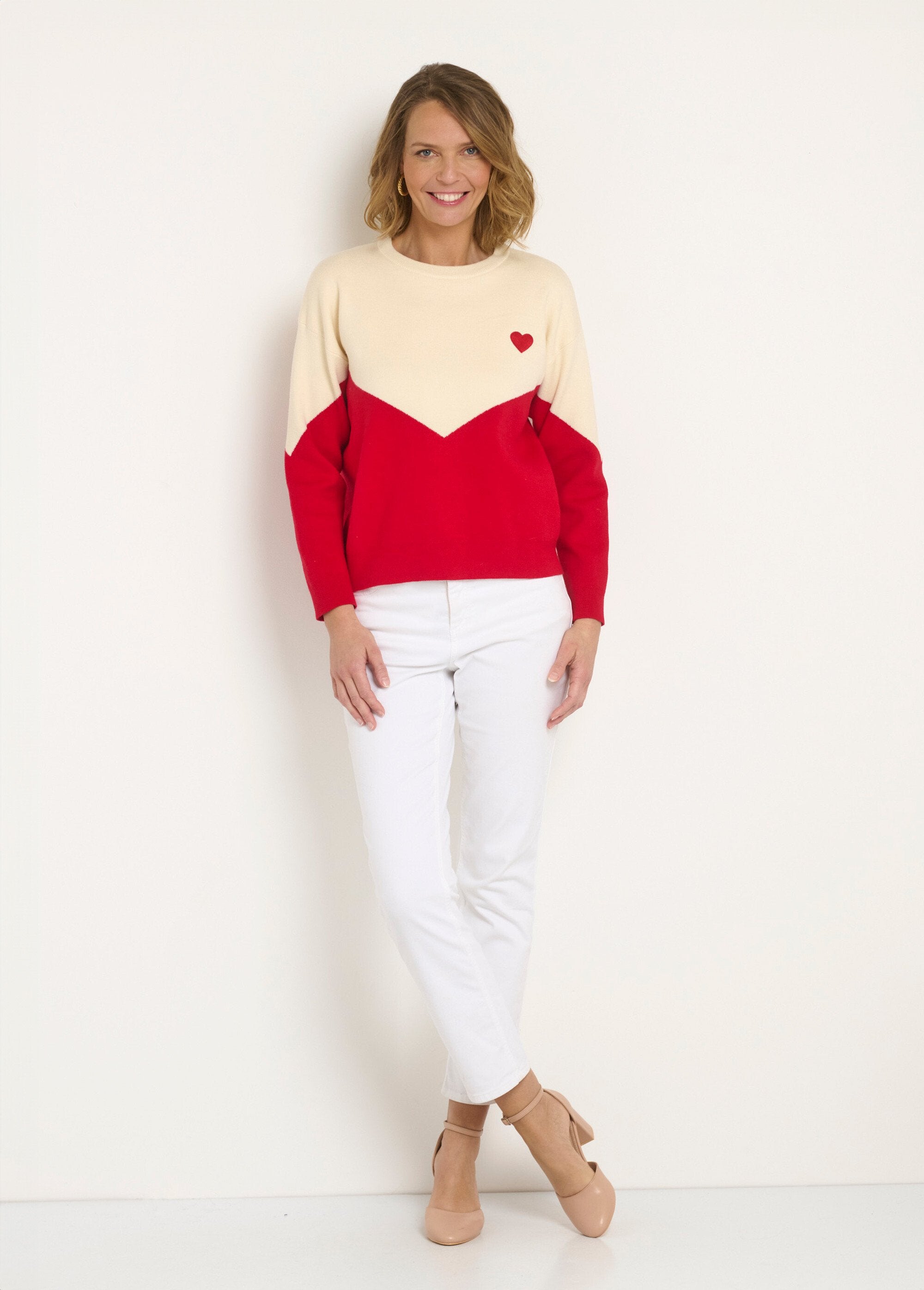 Warm_sweater_with_graphic_effect_and_heart_detail_Red_and_ecru_SF1_slim