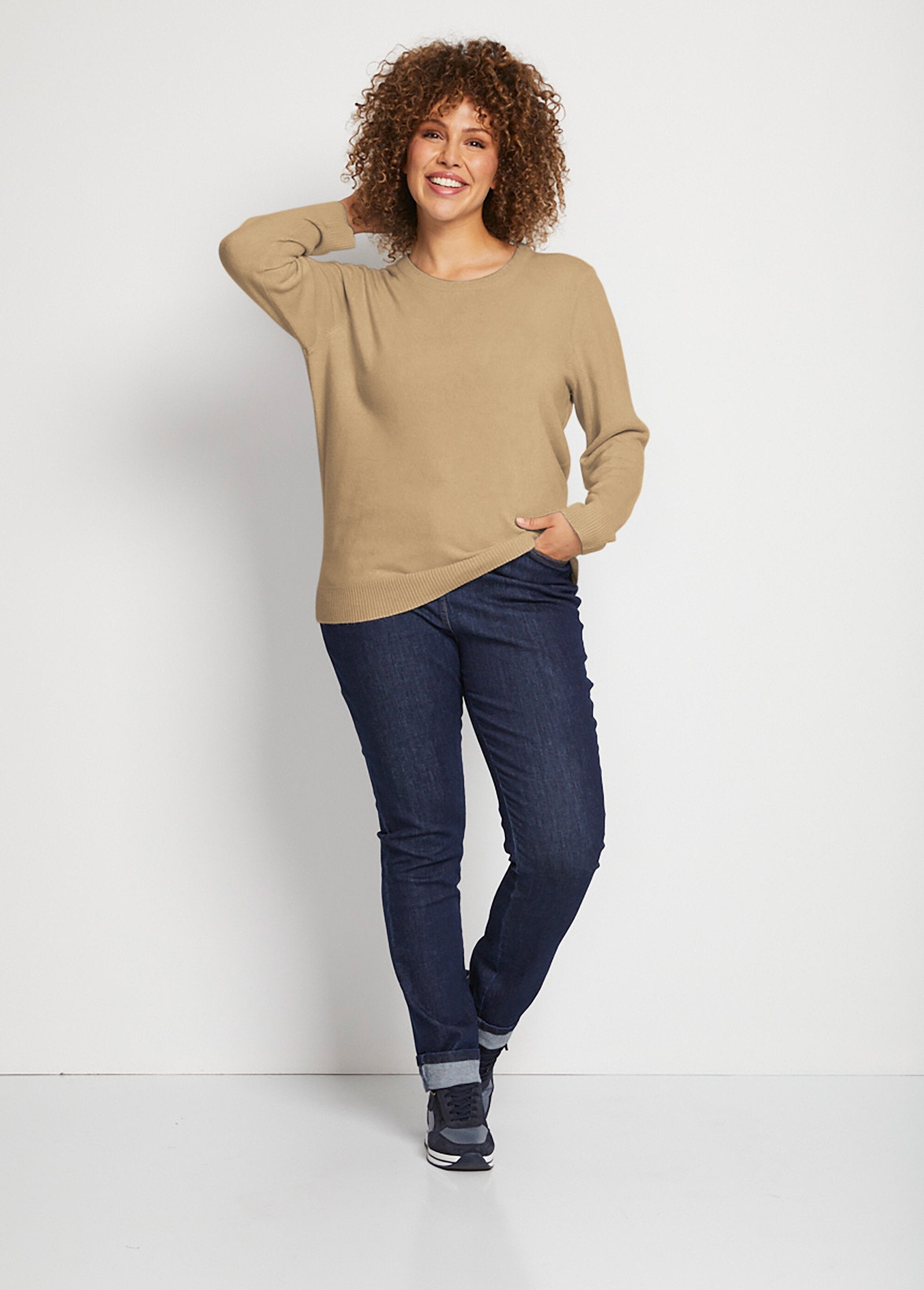 Soft_round_neck_long_sleeve_sweater_camel_SF1_curvy