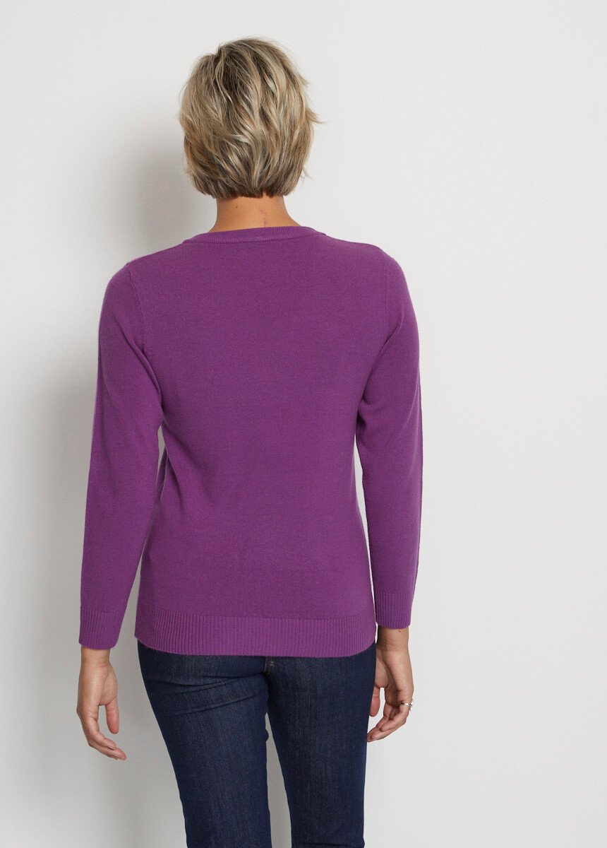 Soft_long-sleeved_V-neck_sweater_Purple_DO1_slim