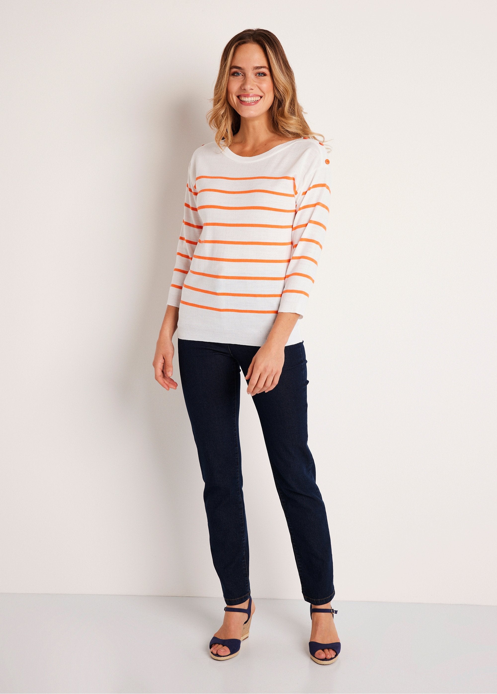 Thin_striped_sweater_White_and_orange_SF1_slim