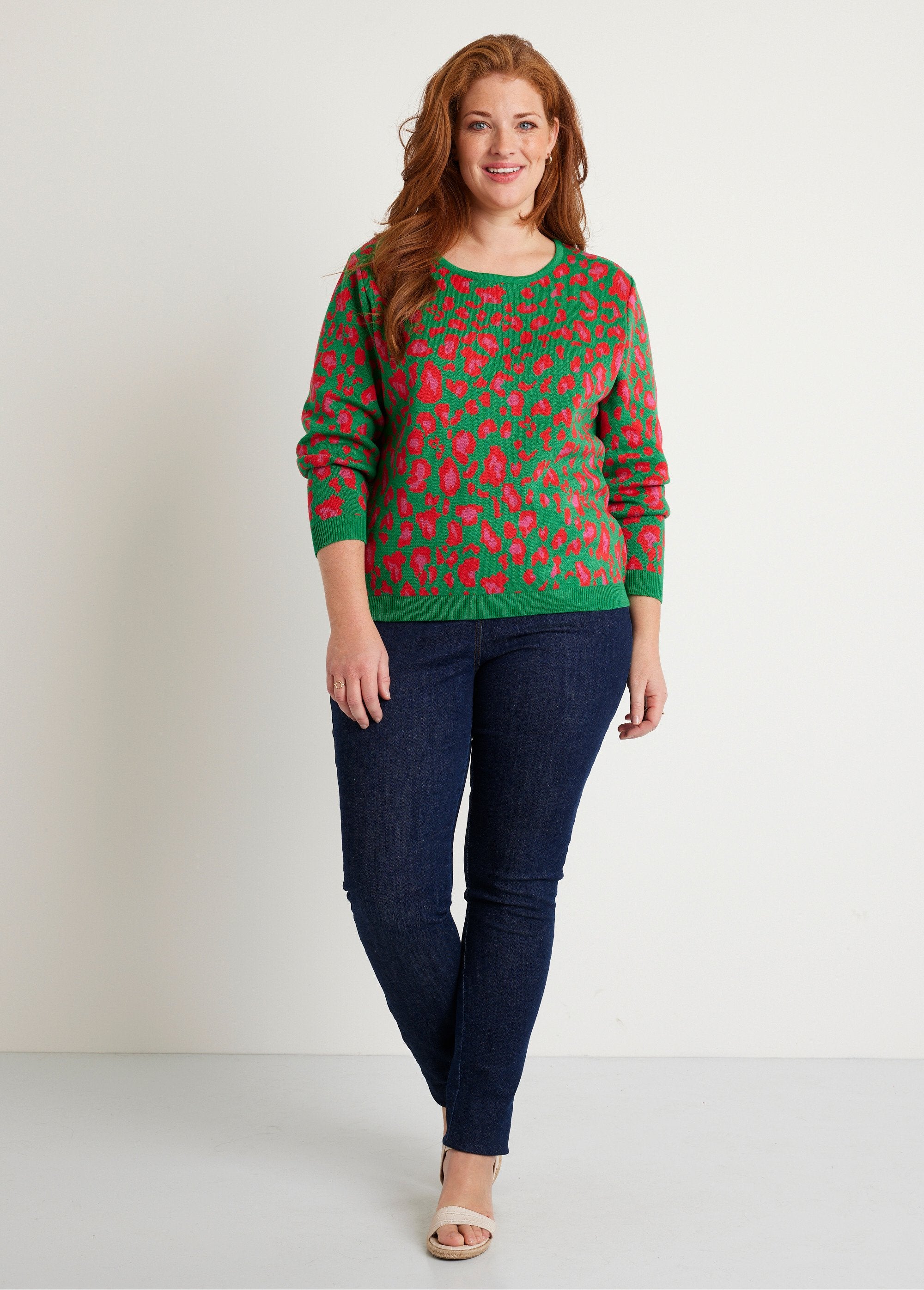 Leopard_pattern_round_neck_sweater_Green_SF1_curvy