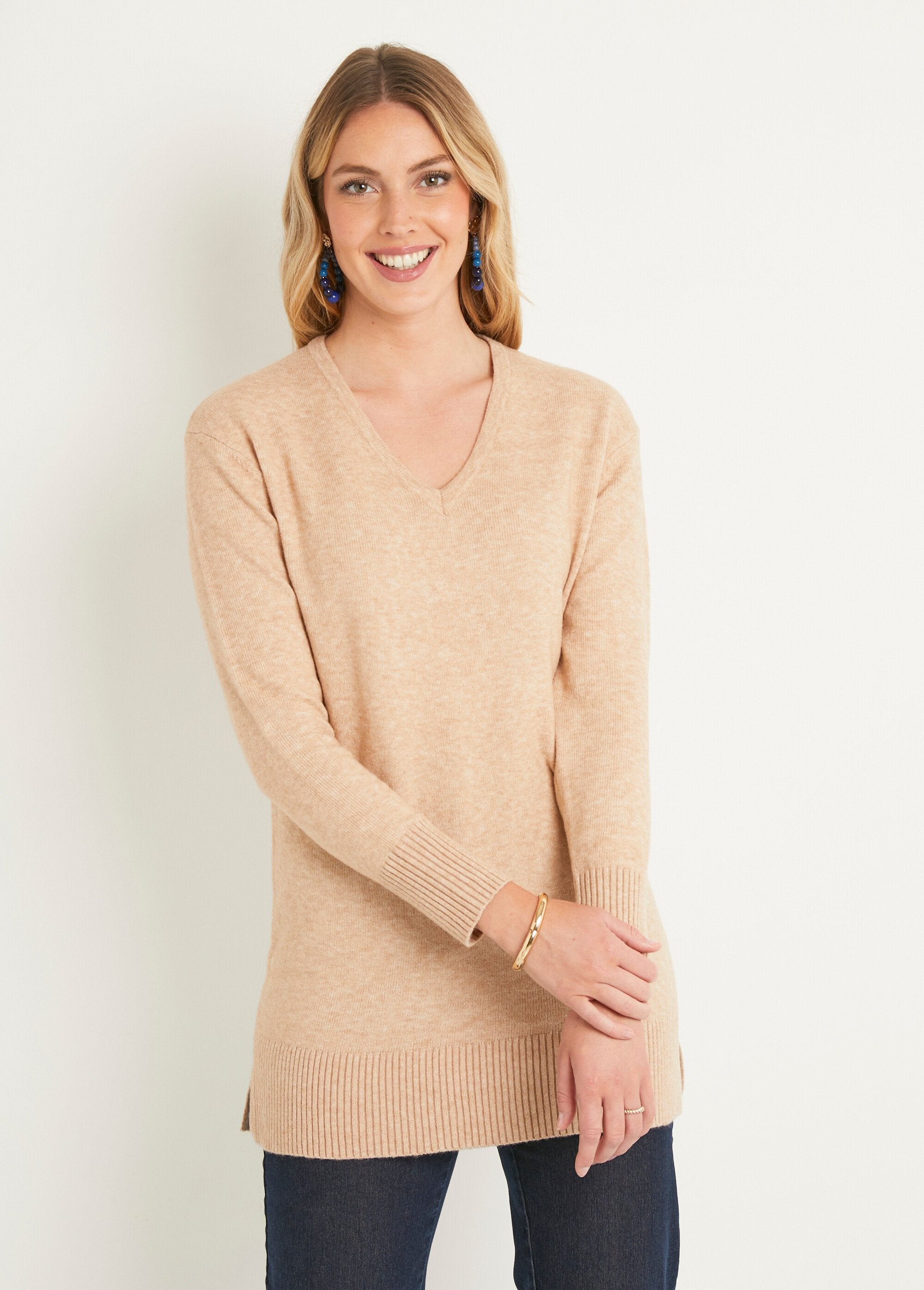 Long_V-neck_mottled_wool_tunic_sweater_Sand_FA1_slim