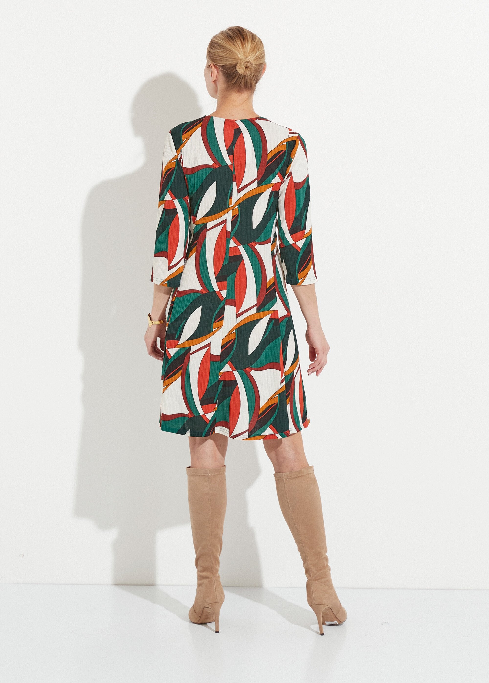 Robe_cache-coeur_courte_imprimé_graphique_multicolore_Imprime_vert_DO1_slim