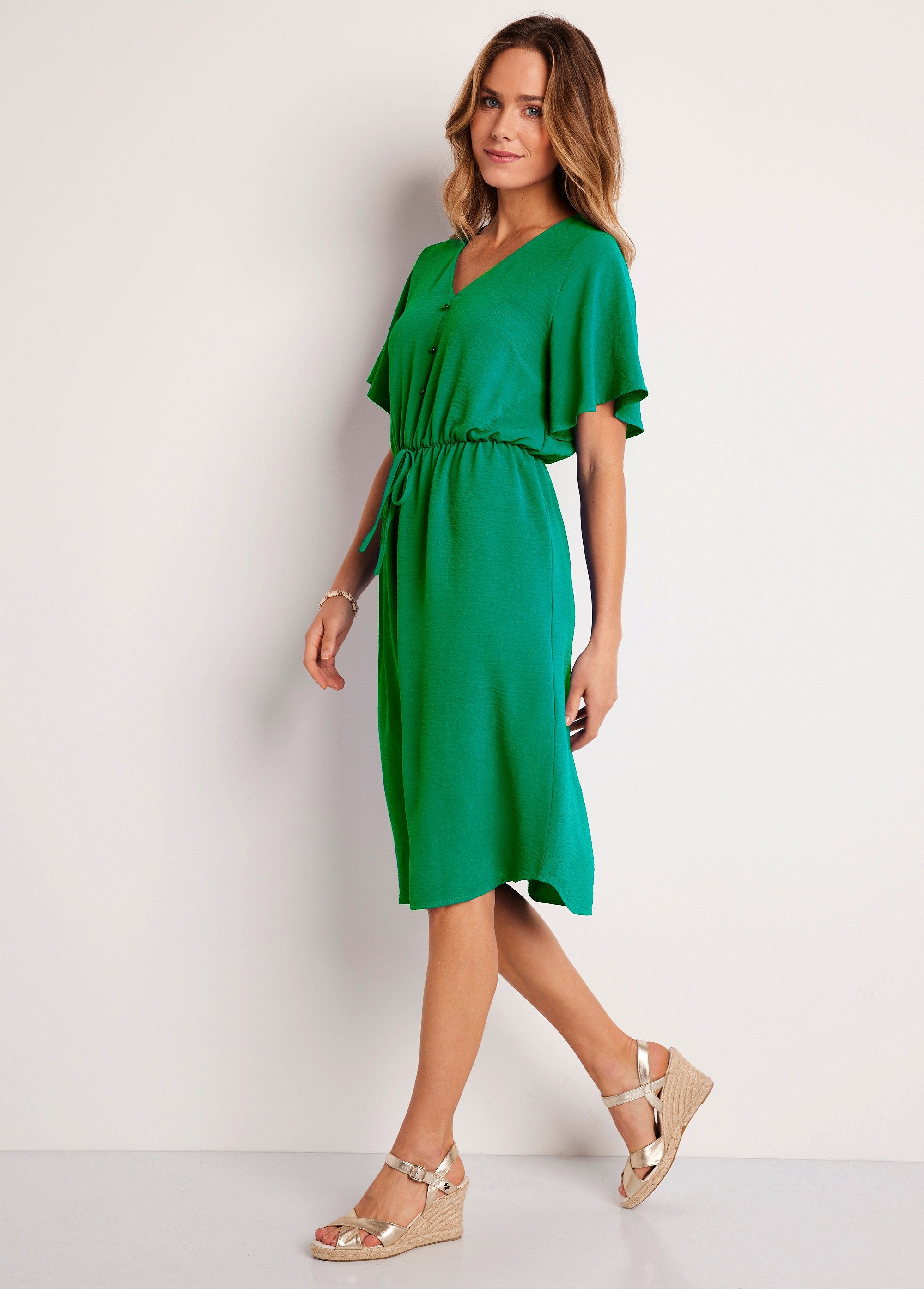 Short_plain_flared_dress_Green_GA1_slim