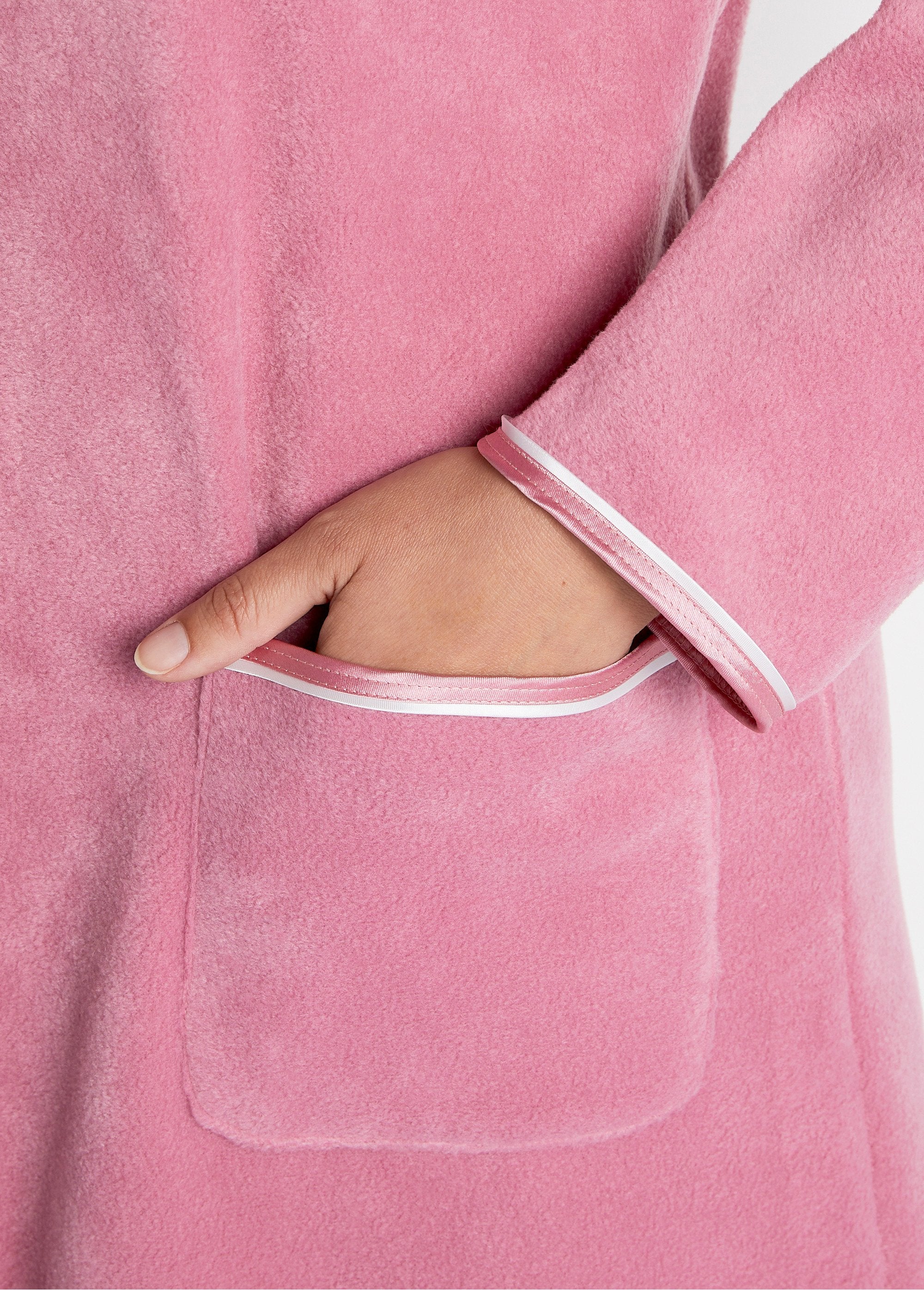 Long_fleece_embroidered_dressing_gown_easy_to_put_on_Old_pink_DE2_curvy