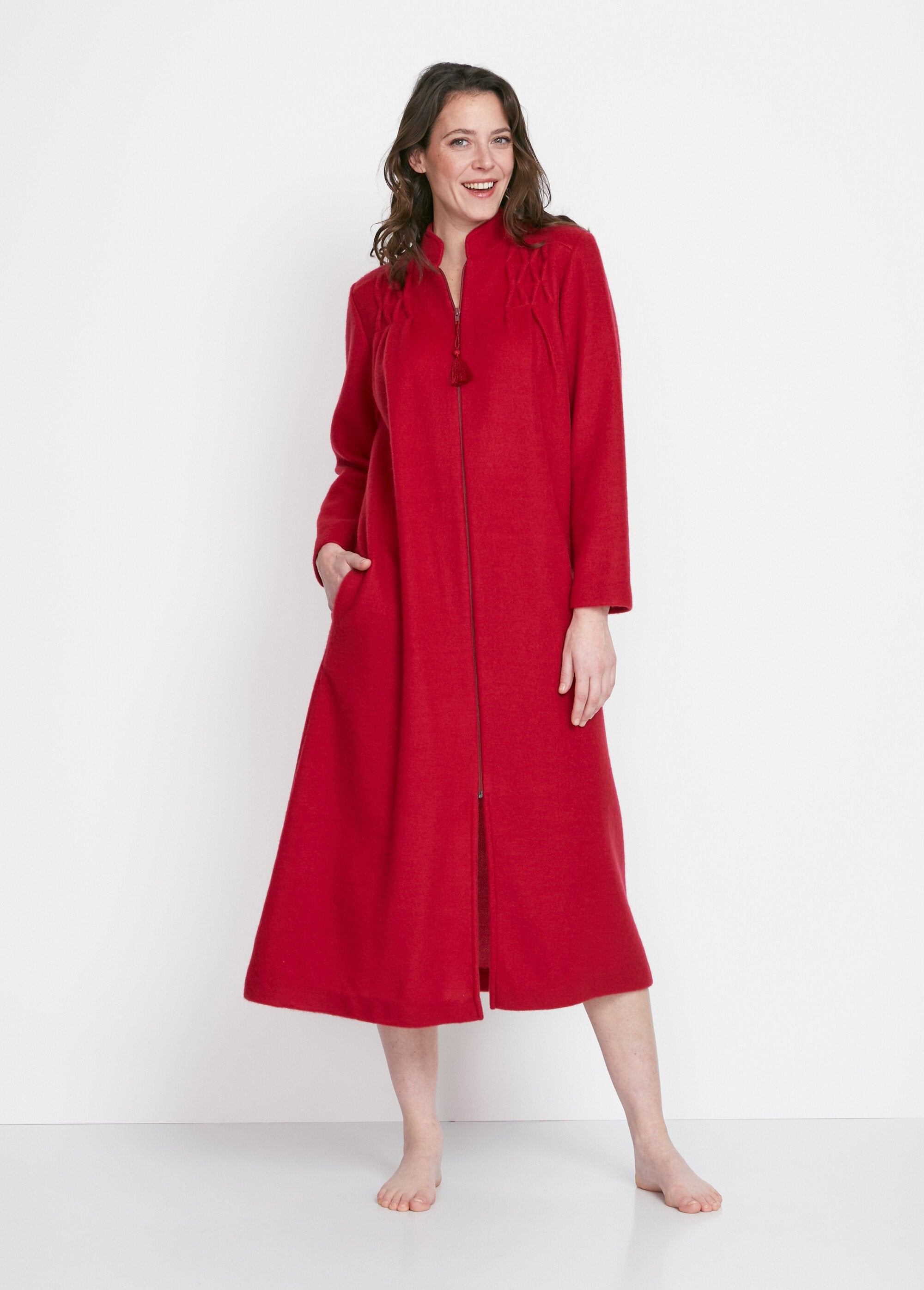 Courtelle®_zipped_knit_bathrobe_Ruby_FA1_slim