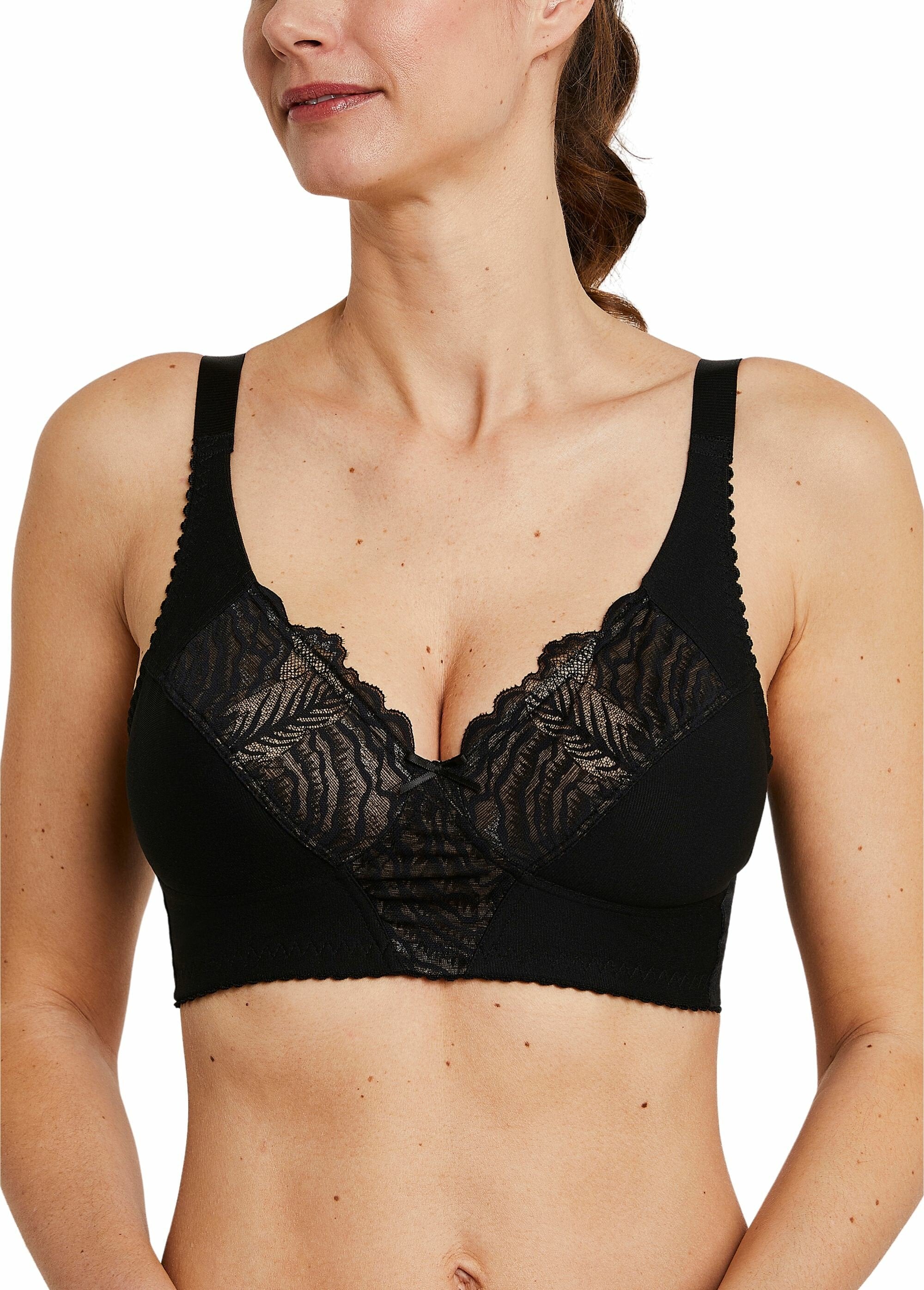 Strapless_bra_without_underwire_Black_FA1_slim