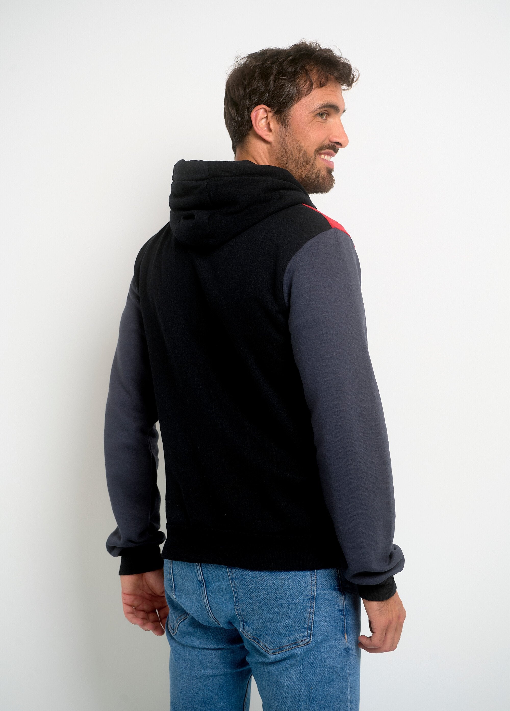 Hooded_sweatshirt_with_zipped_pockets_and_logo_Dark_gray_DO1_slim