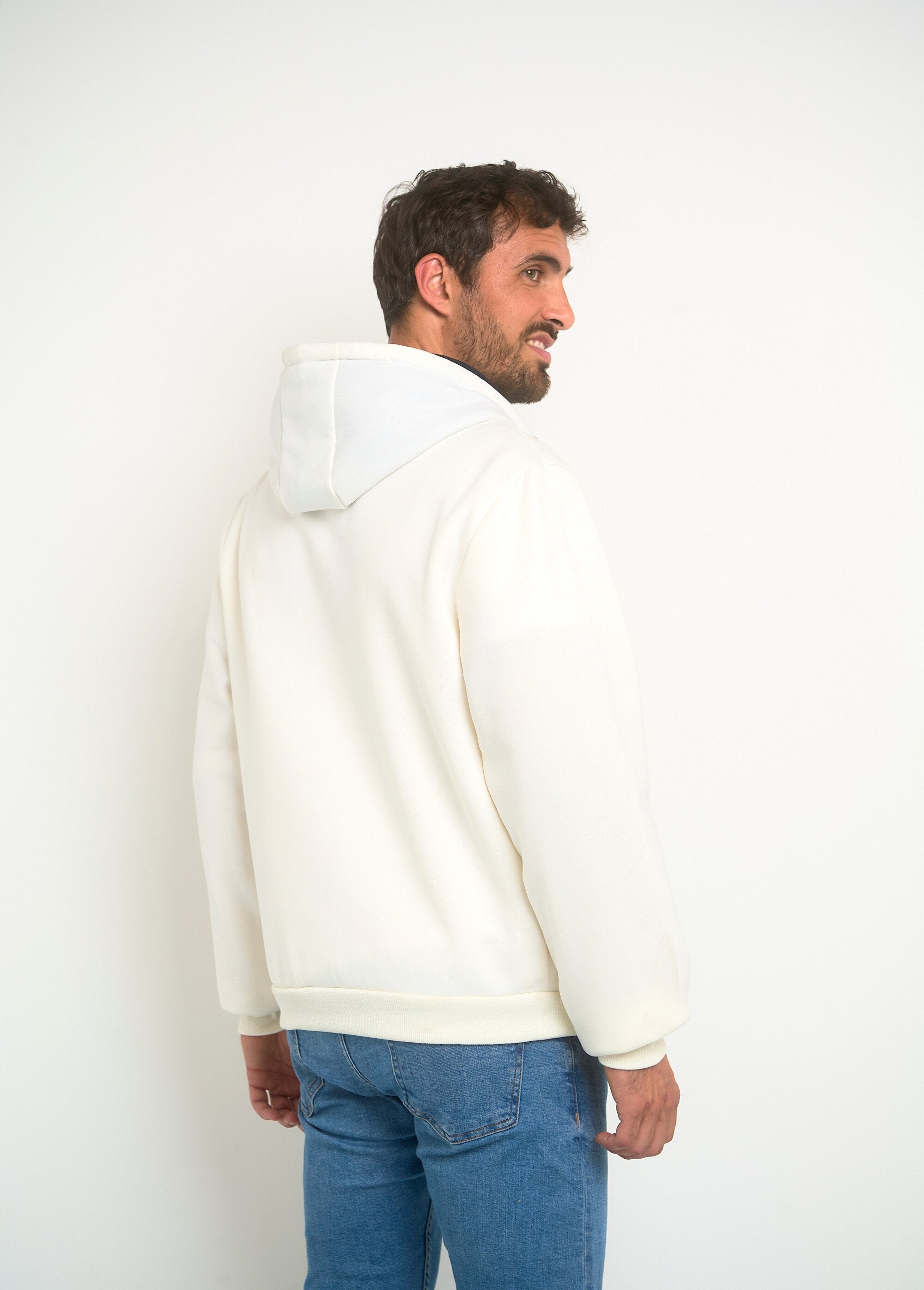 Kangaroo_pocket_zipped_hoodie_White_and_navy_DO1_slim