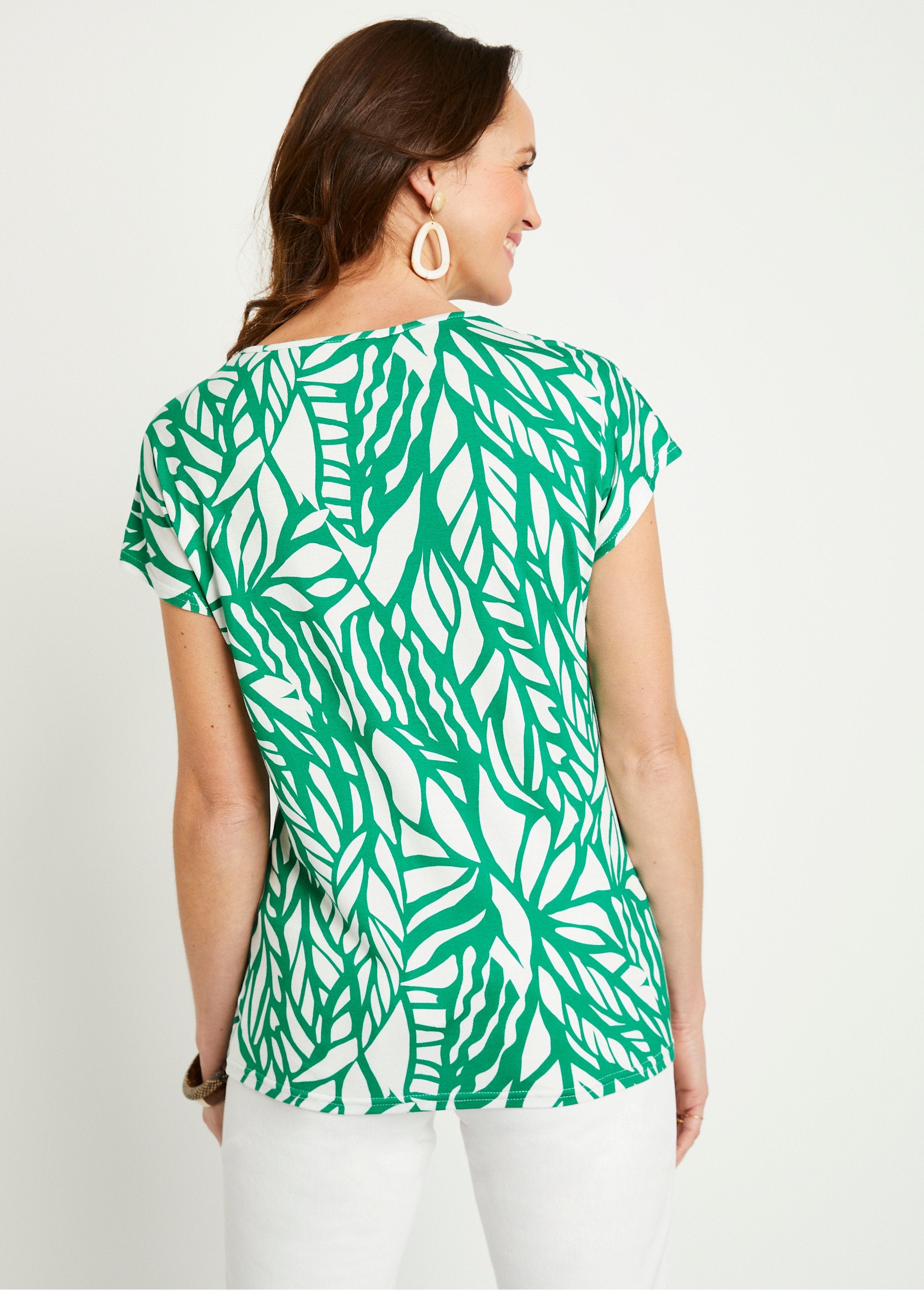 Short_graphic_t-shirt_Green_and_white_DO1_slim