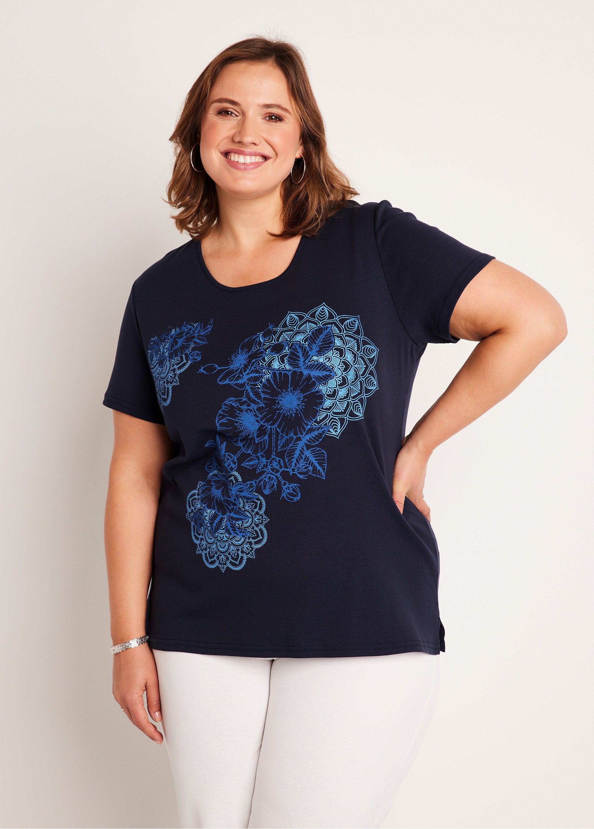 Long_patterned_t-shirt_Marine_FA1_curvy