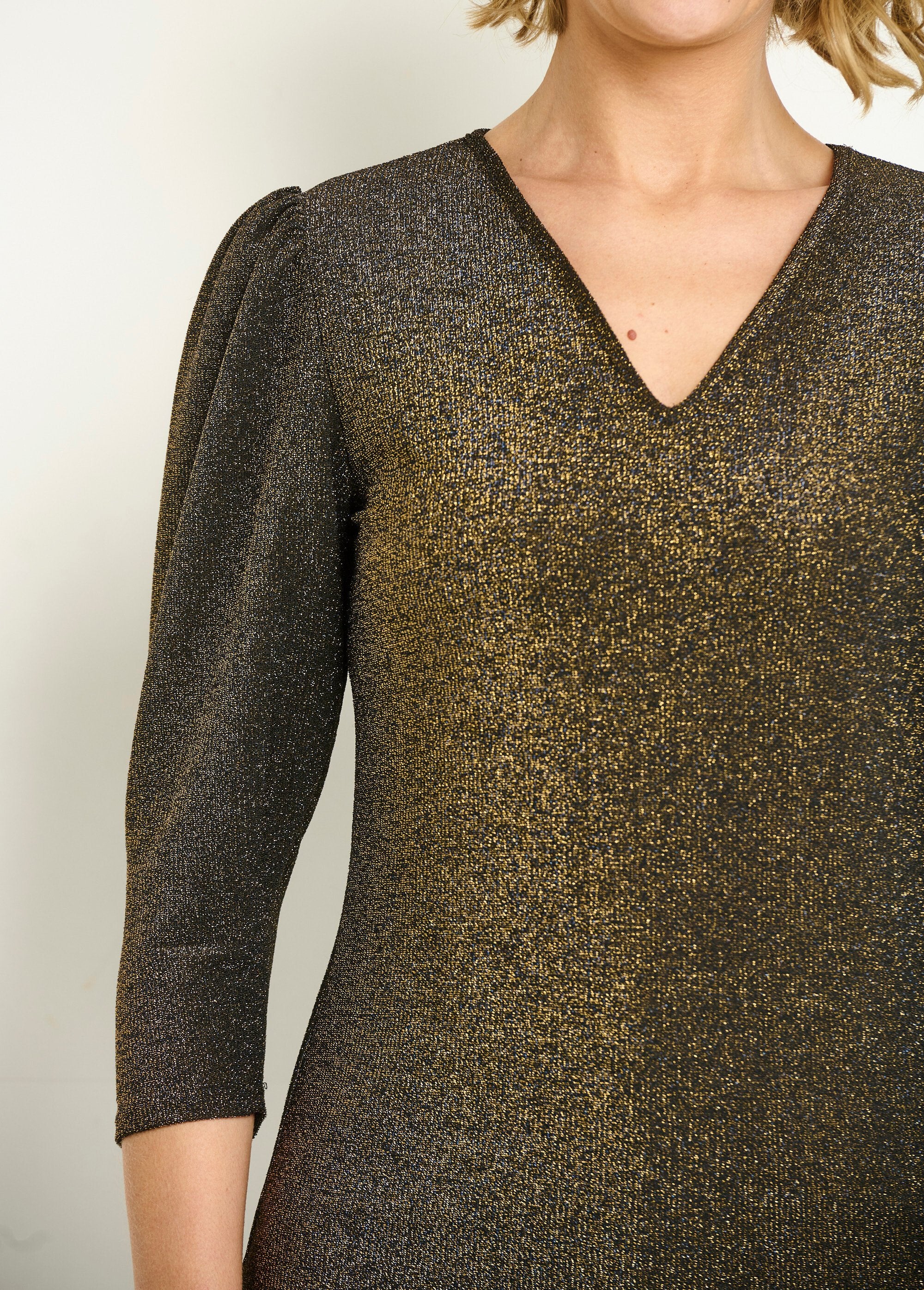 Metallic_V-neck_T-shirt_with_3/4_sleeves_Golden_DE2_slim